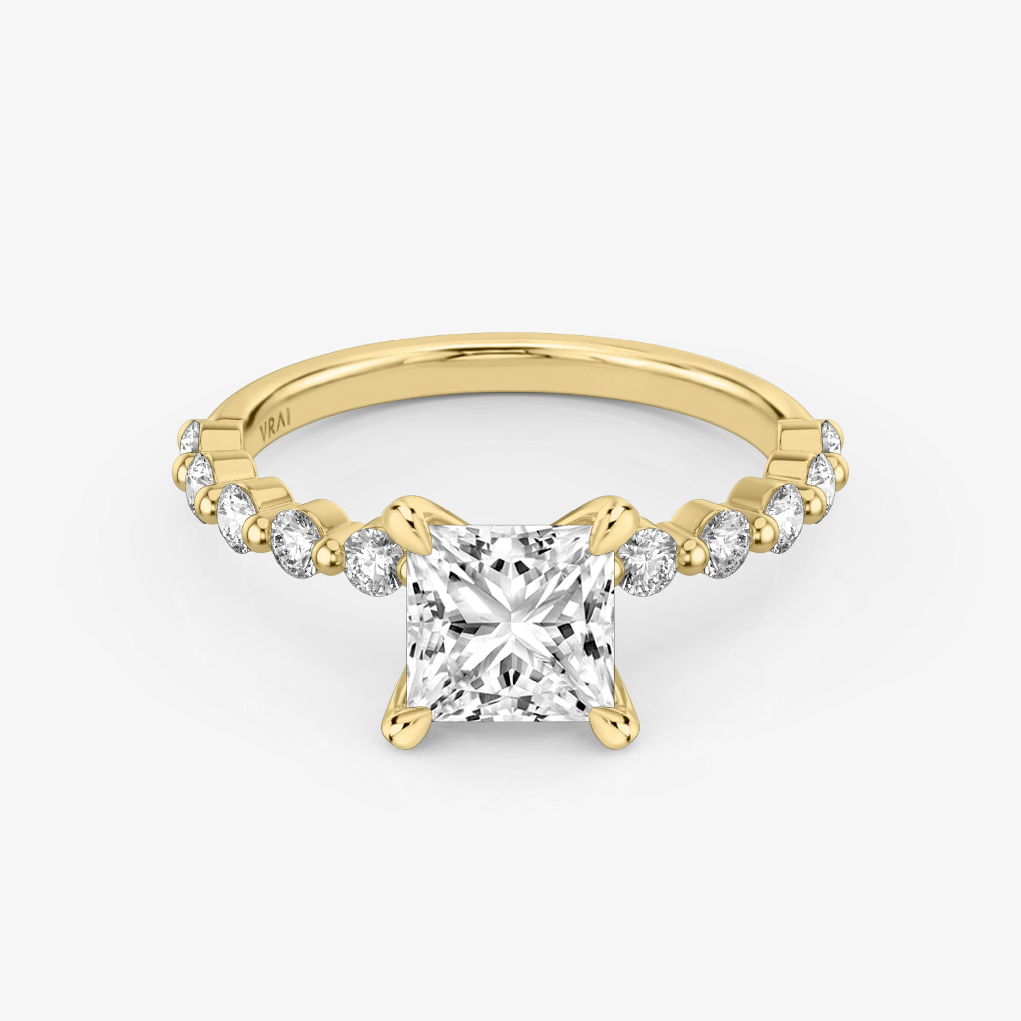 The Single Shared Prong | Princess | 18k | Yellow Gold | bandAccent: Plain | bandStoneStyle: large | diamondOrientation: vertical | caratWeight: other