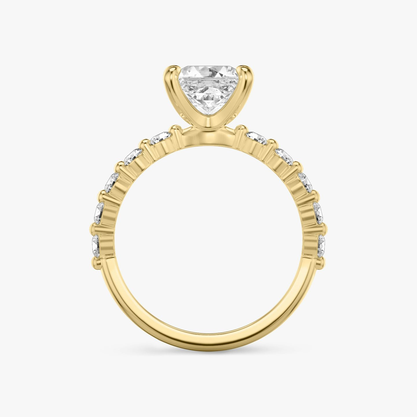Bague de fiançailles Single Shared Prong | Princesse | 18k | Or jaune | bandAccent: Simple | bandStoneStyle: large | diamondOrientation: vertical | caratWeight: other
