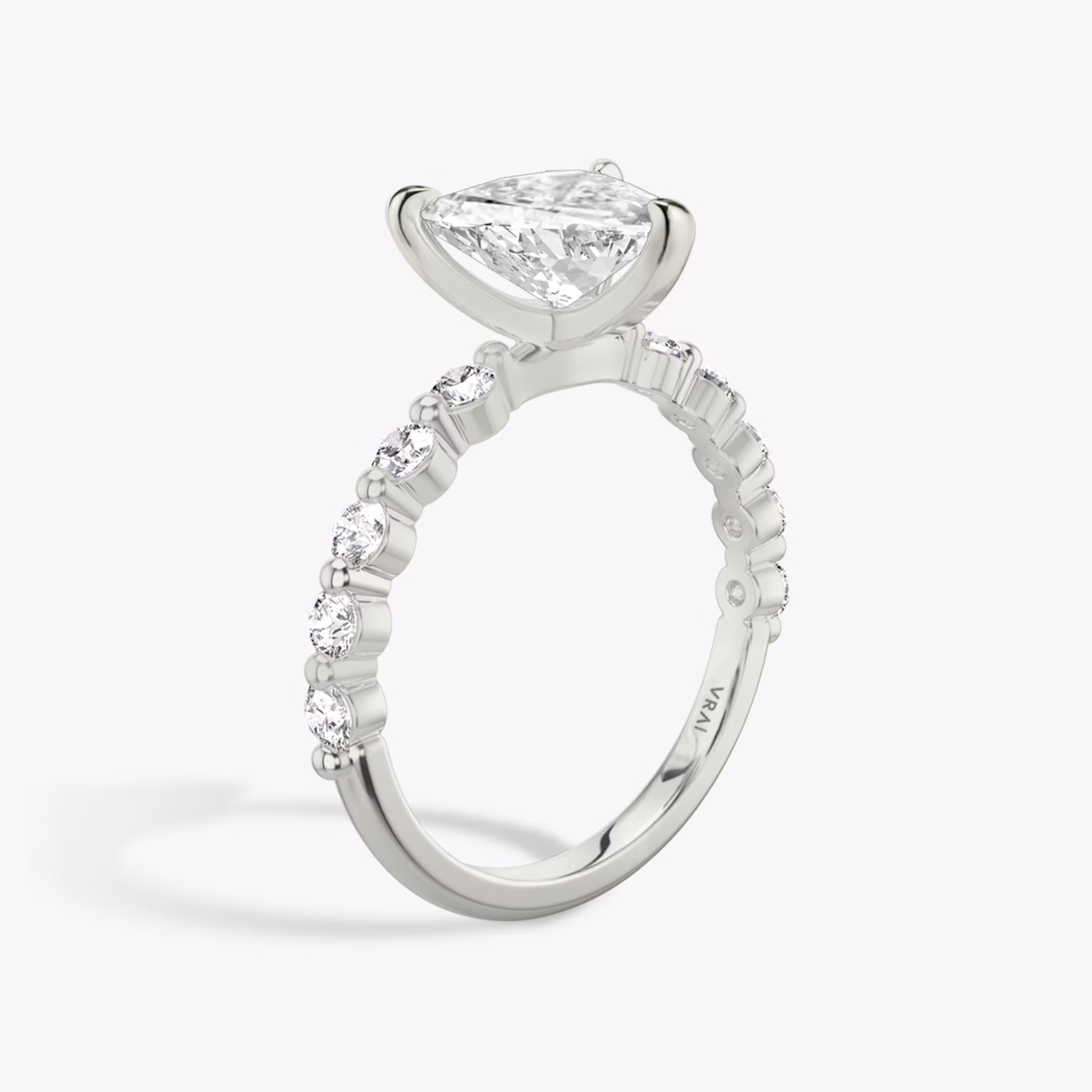 The Single Shared Prong | Trillion | 18k | White Gold | bandAccent: Plain | bandStoneStyle: large | diamondOrientation: vertical | caratWeight: other