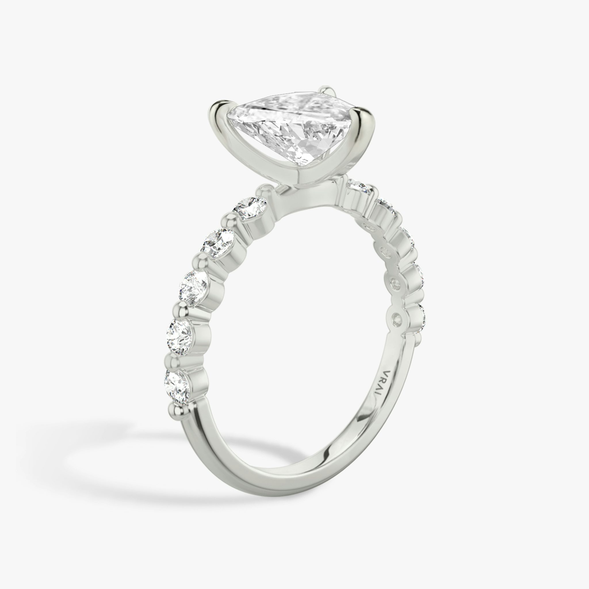 The Single Shared Prong | Trillion | 18k | White Gold | bandAccent: Plain | bandStoneStyle: large | diamondOrientation: vertical | caratWeight: other