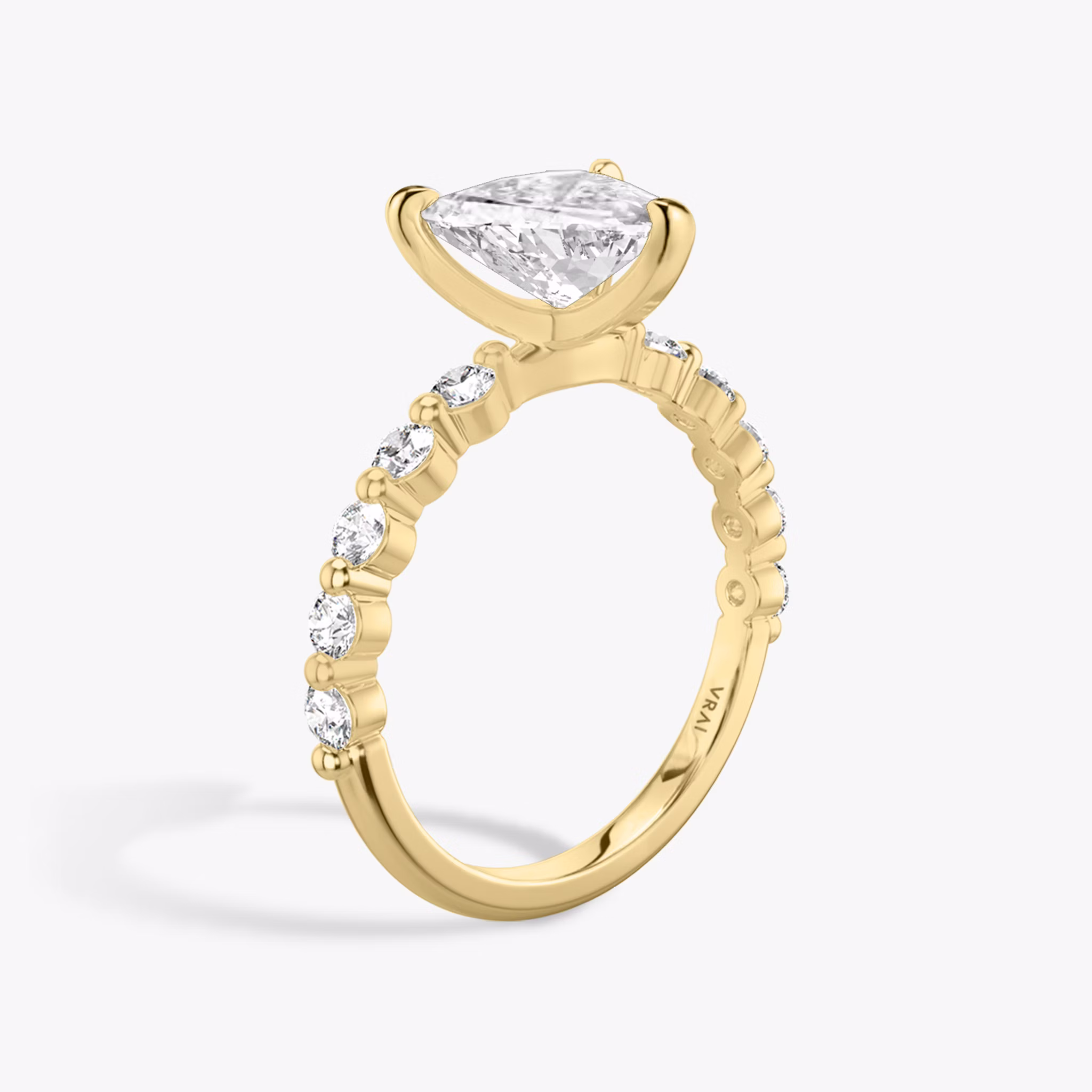 The Single Shared Prong | Trillion | 18k | Yellow Gold | bandAccent: Plain | bandStoneStyle: large | diamondOrientation: vertical | caratWeight: other