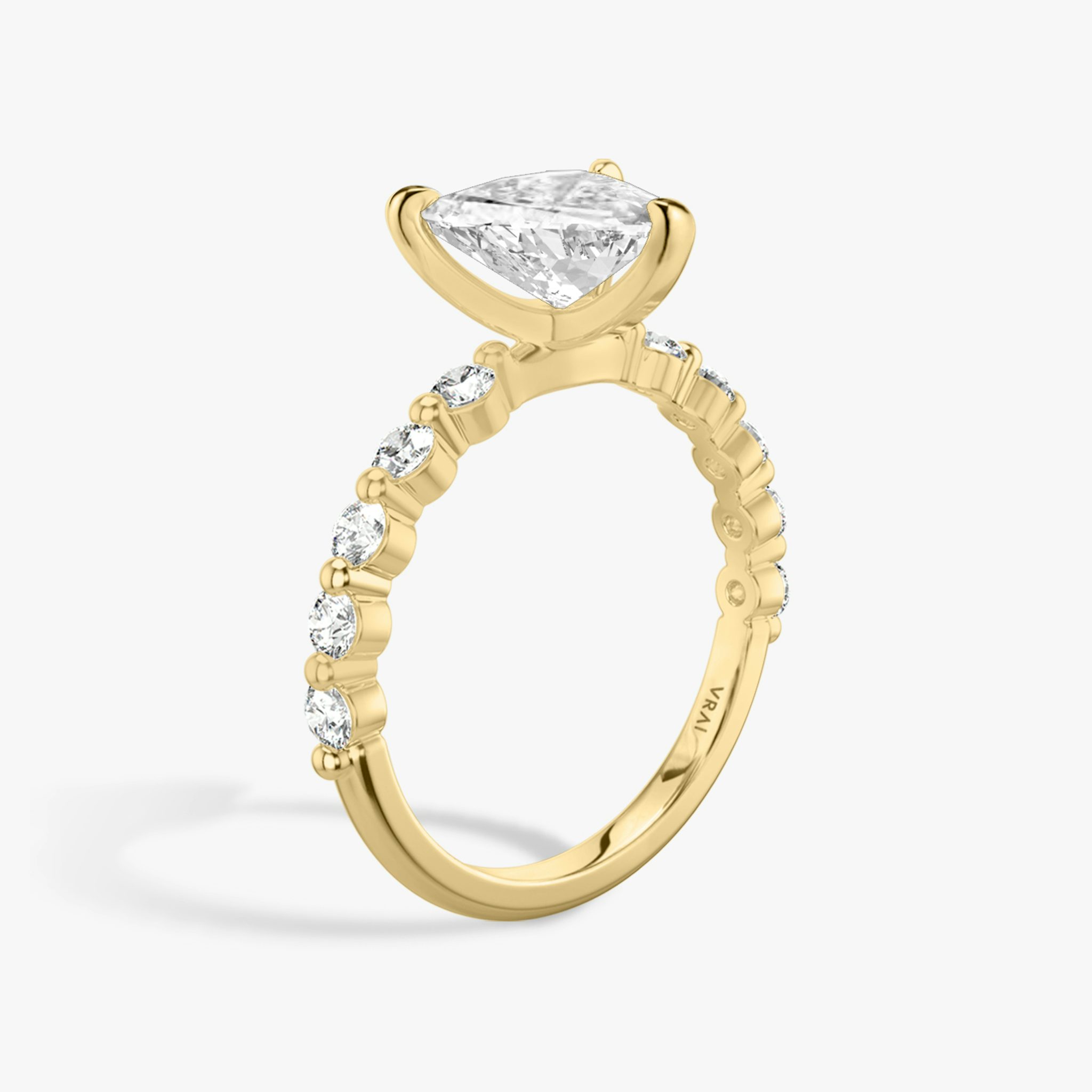The Single Shared Prong | Trillion | 18k | Yellow Gold | bandAccent: Plain | bandStoneStyle: large | diamondOrientation: vertical | caratWeight: other