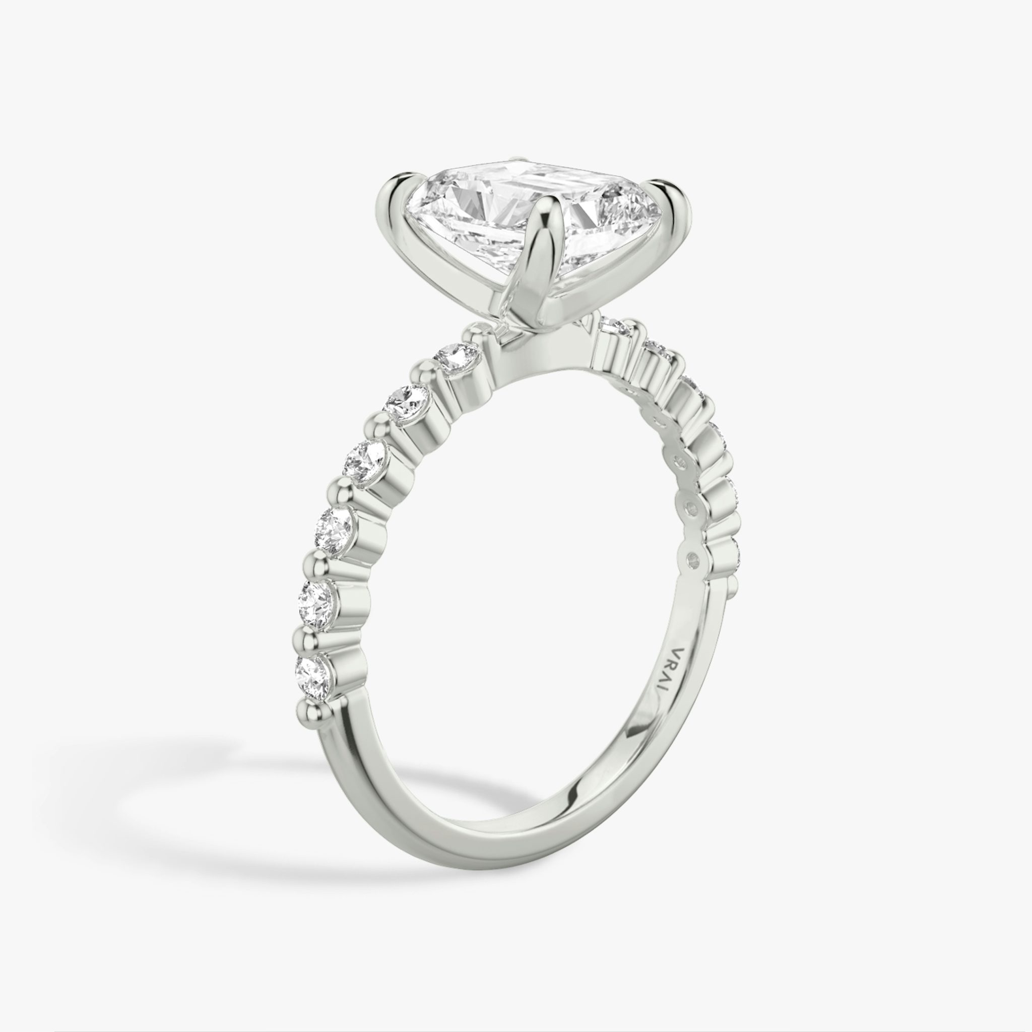 The Single Shared Prong | Radiant | 18k | White Gold | bandAccent: Plain | bandStoneStyle: original | diamondOrientation: vertical | caratWeight: other