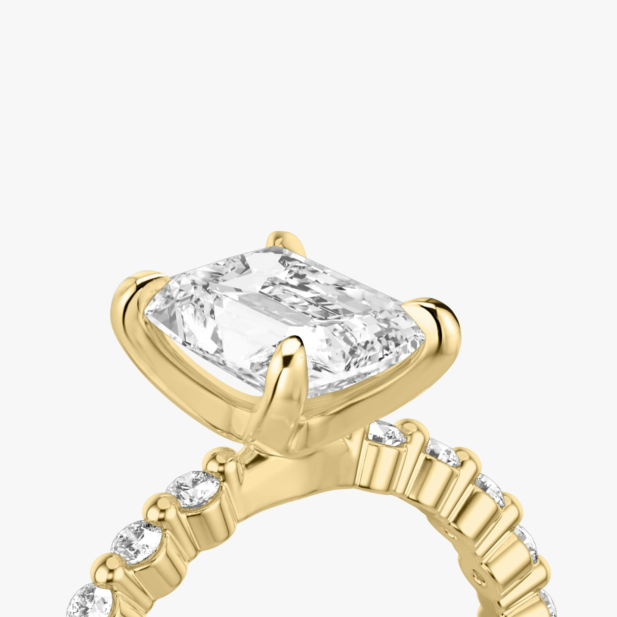 The Single Shared Prong | Radiant | 18k | Yellow Gold | bandAccent: Plain | bandStoneStyle: original | diamondOrientation: vertical | caratWeight: other