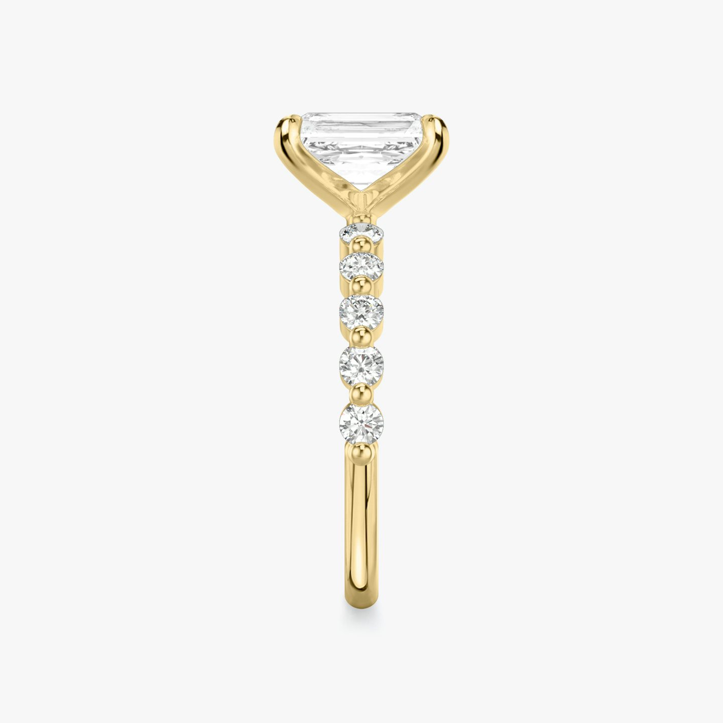 The Single Shared Prong | Radiant | 18k | Yellow Gold | bandAccent: Plain | bandStoneStyle: large | diamondOrientation: vertical | caratWeight: other