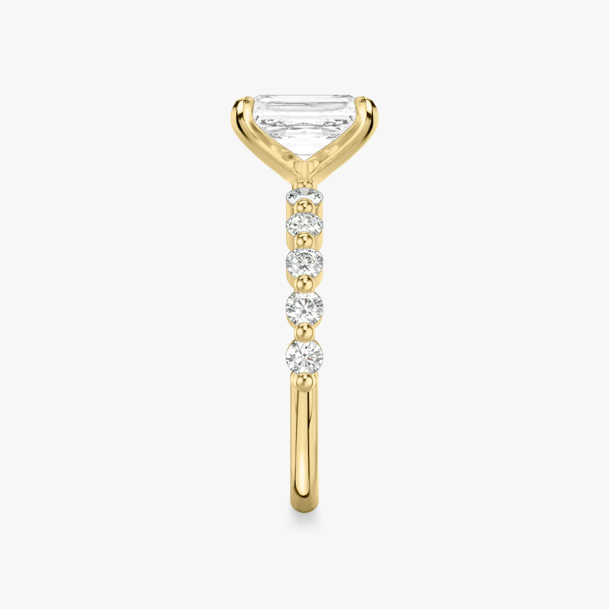 The Single Shared Prong | Radiant | 18k | Yellow Gold | bandAccent: Plain | bandStoneStyle: large | diamondOrientation: vertical | caratWeight: other