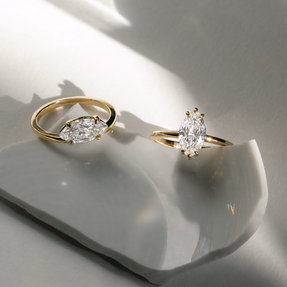 The Signature 6 Prong | Marquise | 18k | Yellow Gold | bandAccent: Plain | bandWidth: standard | hiddenHalo: no | diamondOrientation: vertical | caratWeight: other