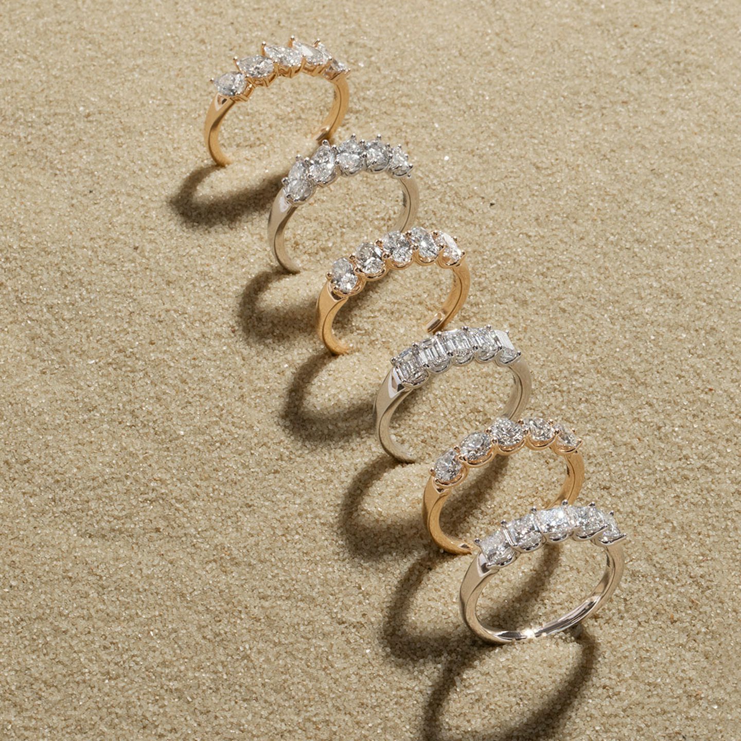 The Five Stone Band | Emerald | 18k | White Gold | bandVersion: large