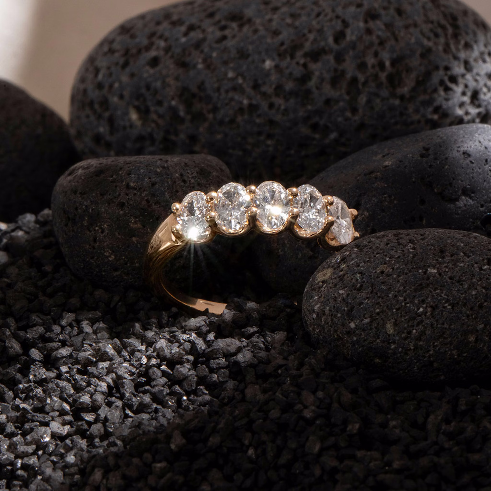 The Five Stone Band | Oval | 18k | Yellow Gold | bandVersion: large