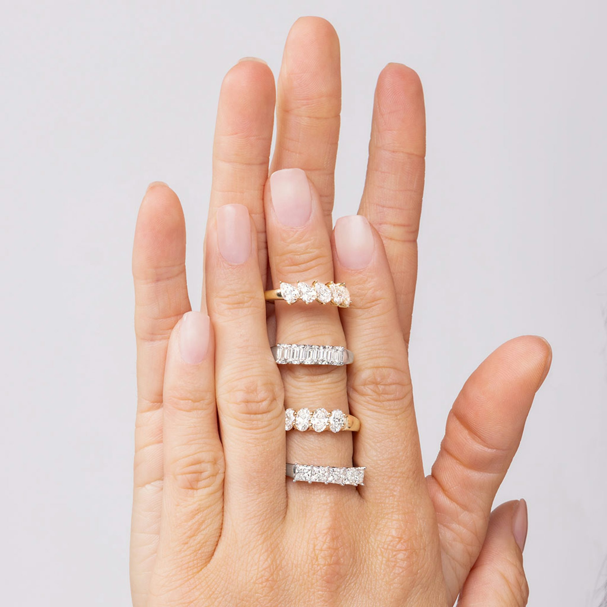 Five Stone Ehering | Emerald | 18k | Weißgold | bandVersion: large