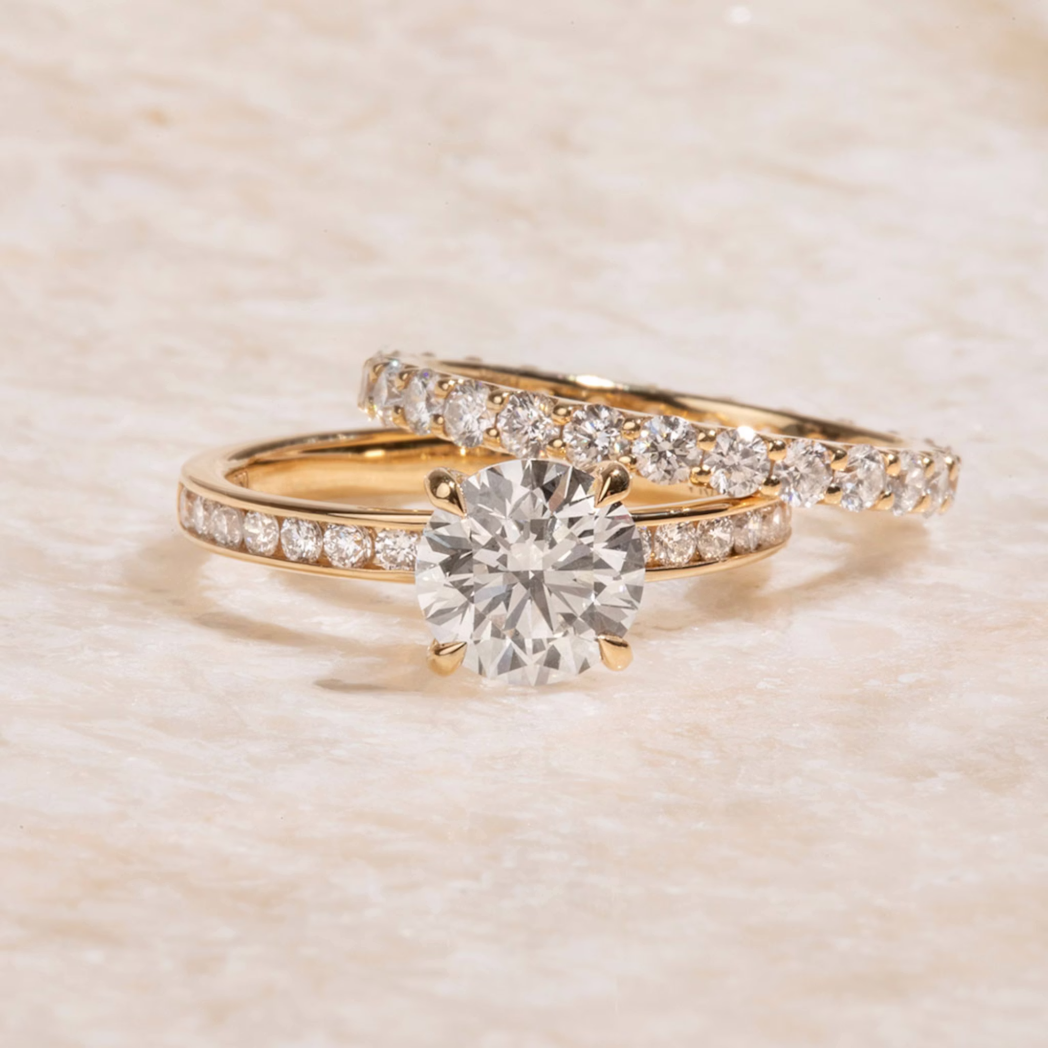 The Devotion | Round Brilliant | 18k | Yellow Gold | bandAccent: Pavé | bandStoneShape: Round Brilliant | bandStoneStyle: original | caratWeight: 1.5ct | diamondOrientation: vertical