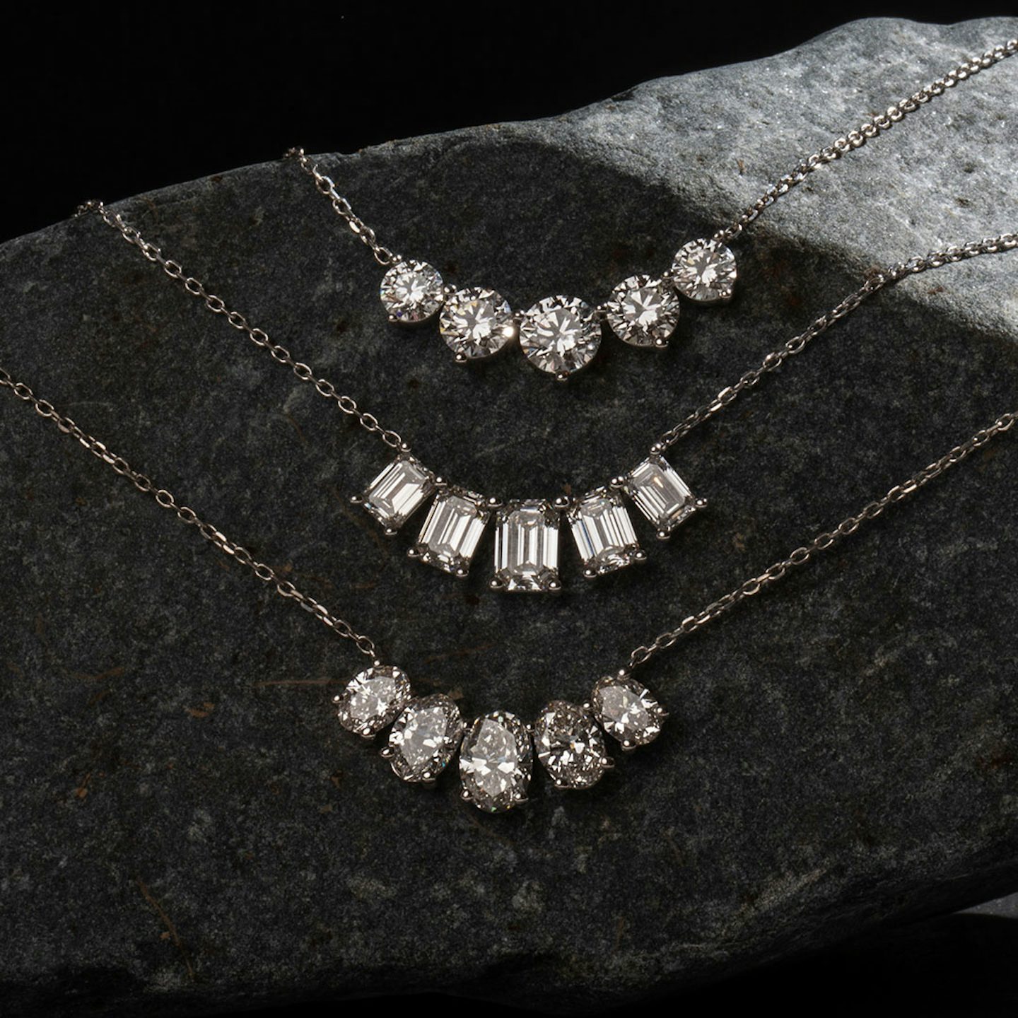 Arc Necklace | Emerald | 14k | White Gold | diamondCount: 5 | diamondSize: large | chainLength: 16-18