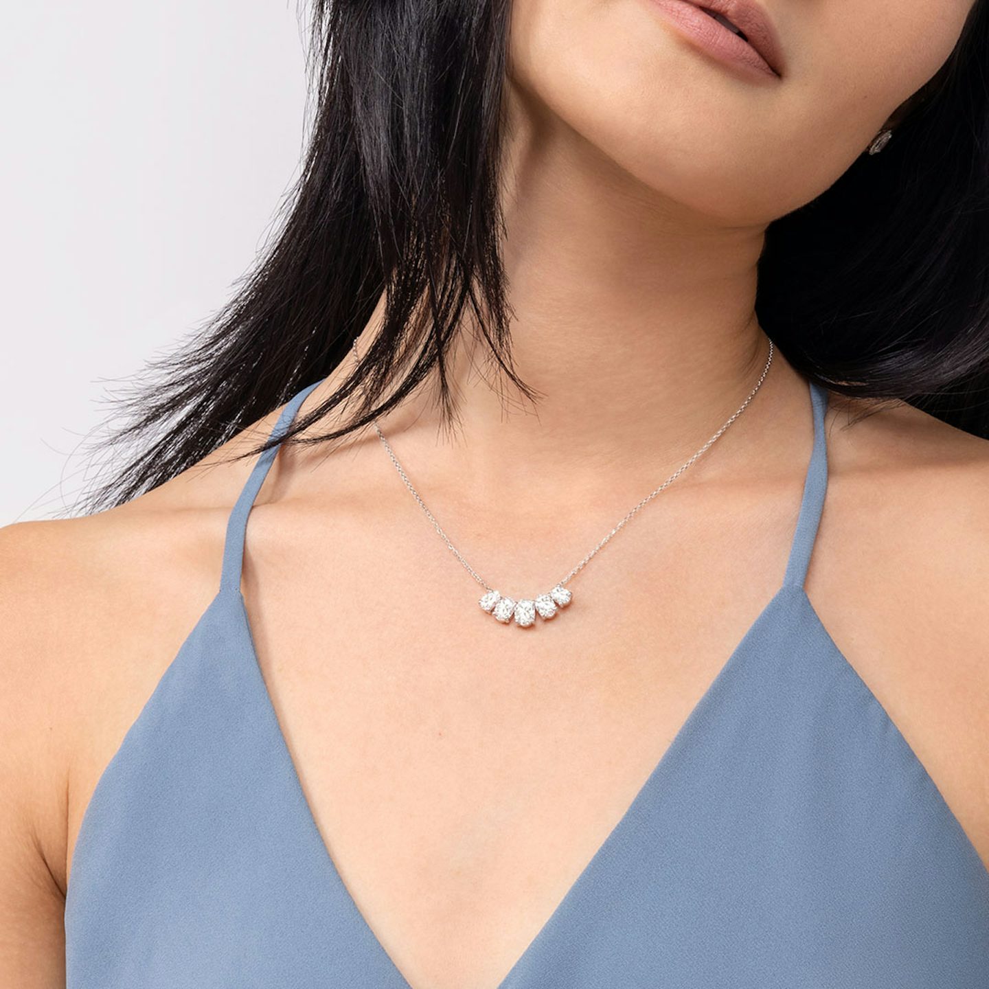 Arc Necklace | Oval | 14k | White Gold | diamondCount: 5 | diamondSize: large | chainLength: 16-18