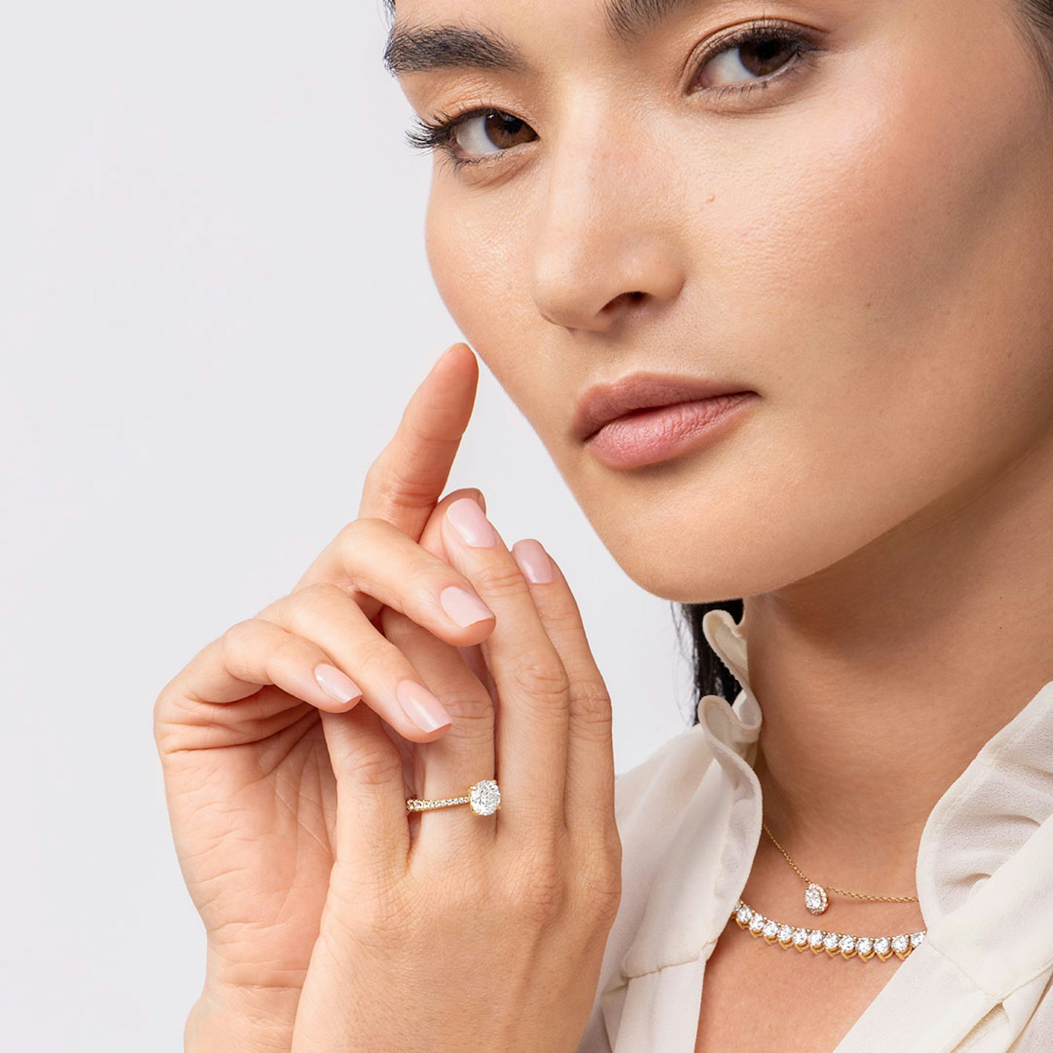 The Tapered Classic | Round Brilliant | 14k | Rose Gold | bandAccent: Pavé | caratWeight: other | diamondOrientation: vertical