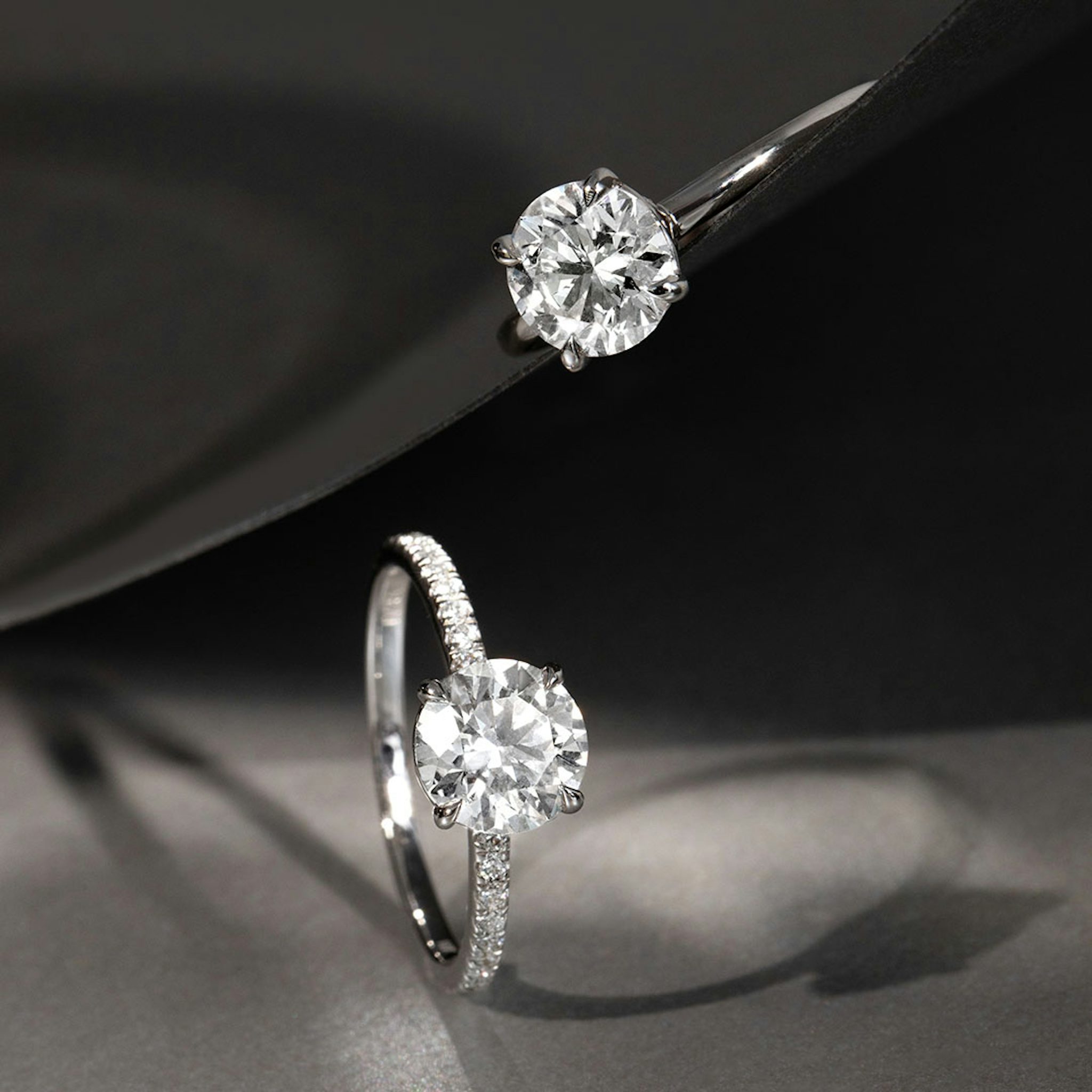 The Classic | Round Brilliant | Platinum | bandAccent: Plain | bandWidth: standard | caratWeight: 1.0ct | diamondOrientation: vertical
