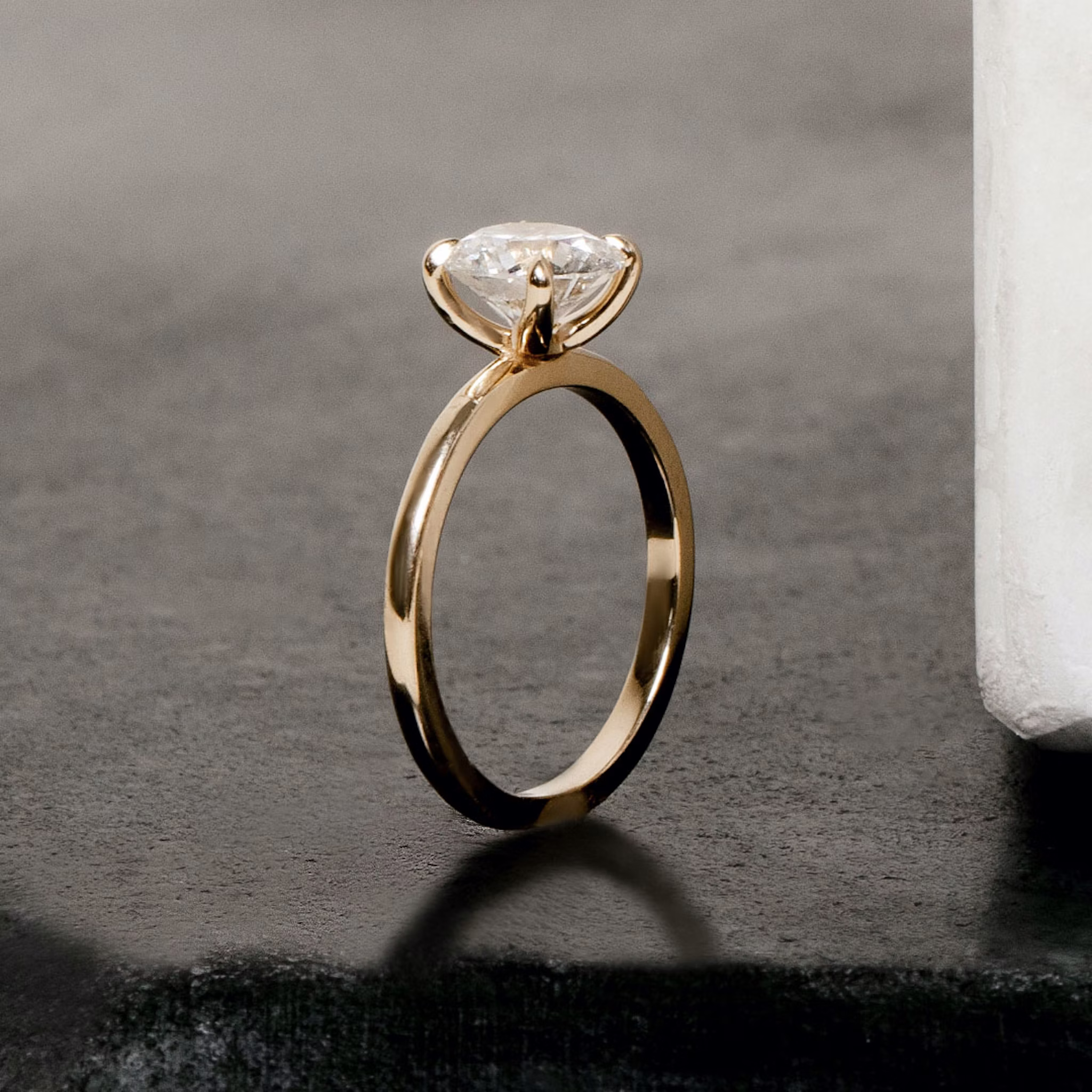 The Classic | Round Brilliant | 18k | Yellow Gold | bandAccent: Plain | bandWidth: standard | caratWeight: 2.0ct | diamondOrientation: vertical