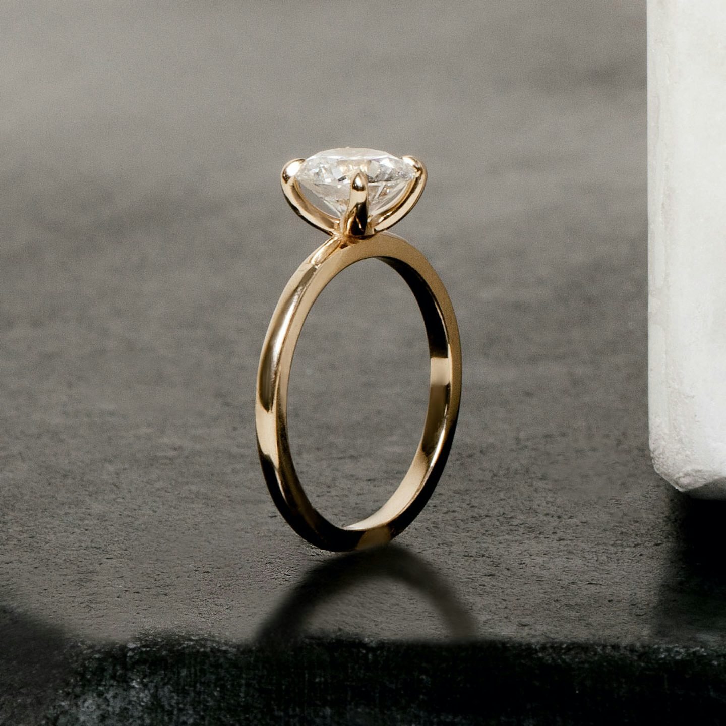 The Classic | Round Brilliant | 18k | Yellow Gold | bandAccent: Plain | bandWidth: standard | caratWeight: 1.5ct | diamondOrientation: vertical