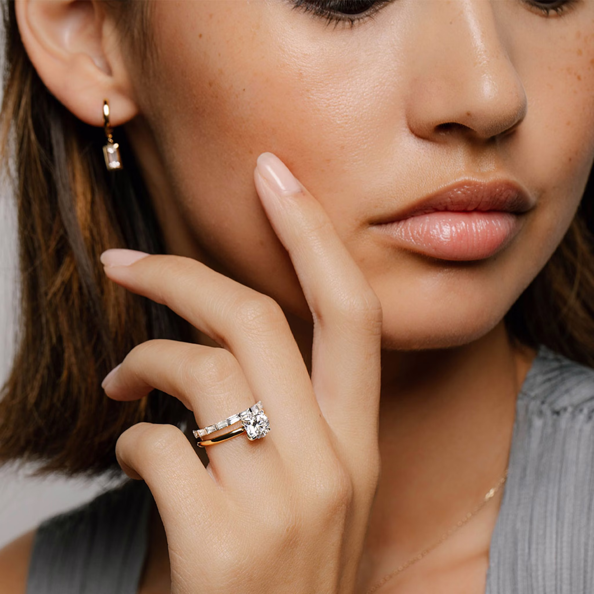 The Classic | Round Brilliant | 18k | Yellow Gold and Platinum | bandAccent: Plain | bandWidth: standard | caratWeight: other | diamondOrientation: vertical