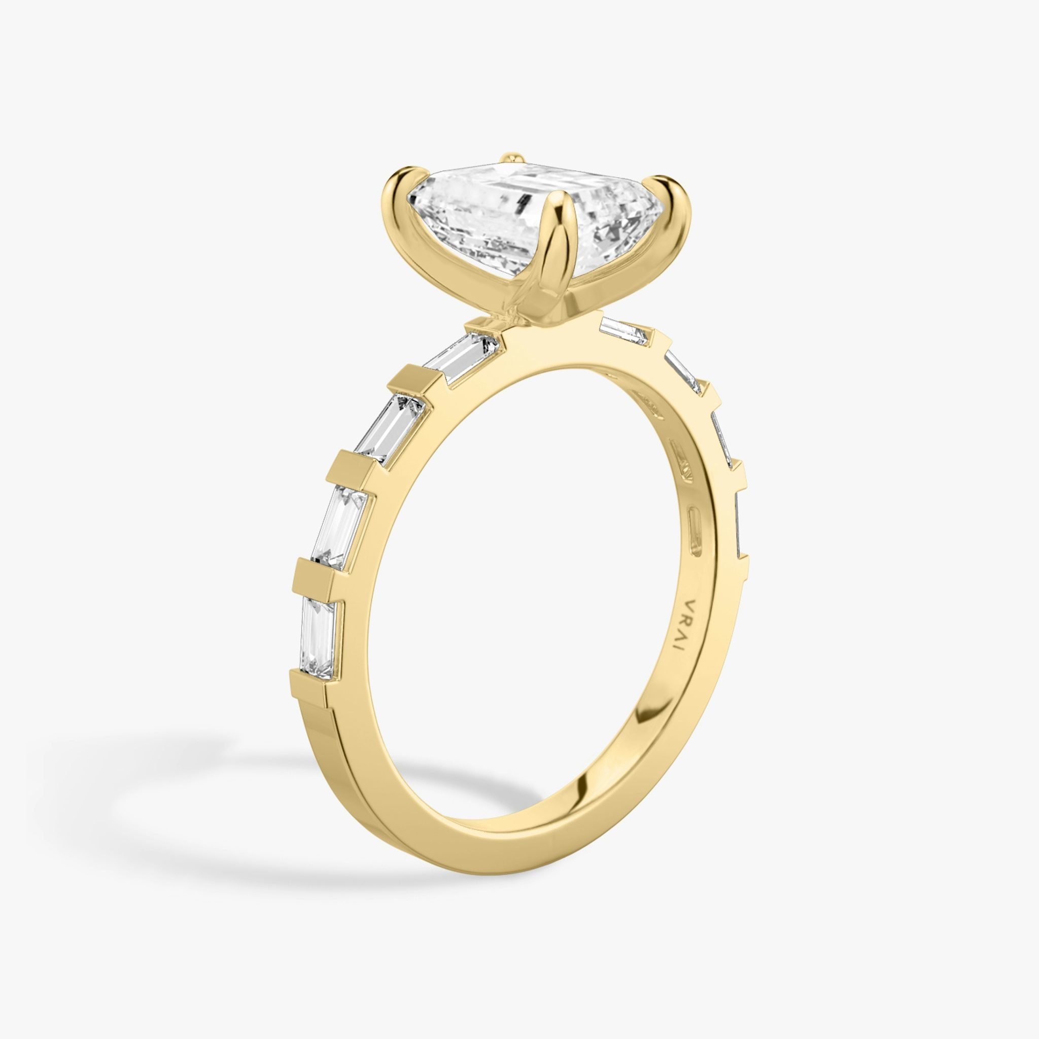 The Baguette Bar | Emerald | 18k | Yellow Gold | bandAccent: Pavé | diamondOrientation: vertical | caratWeight: other