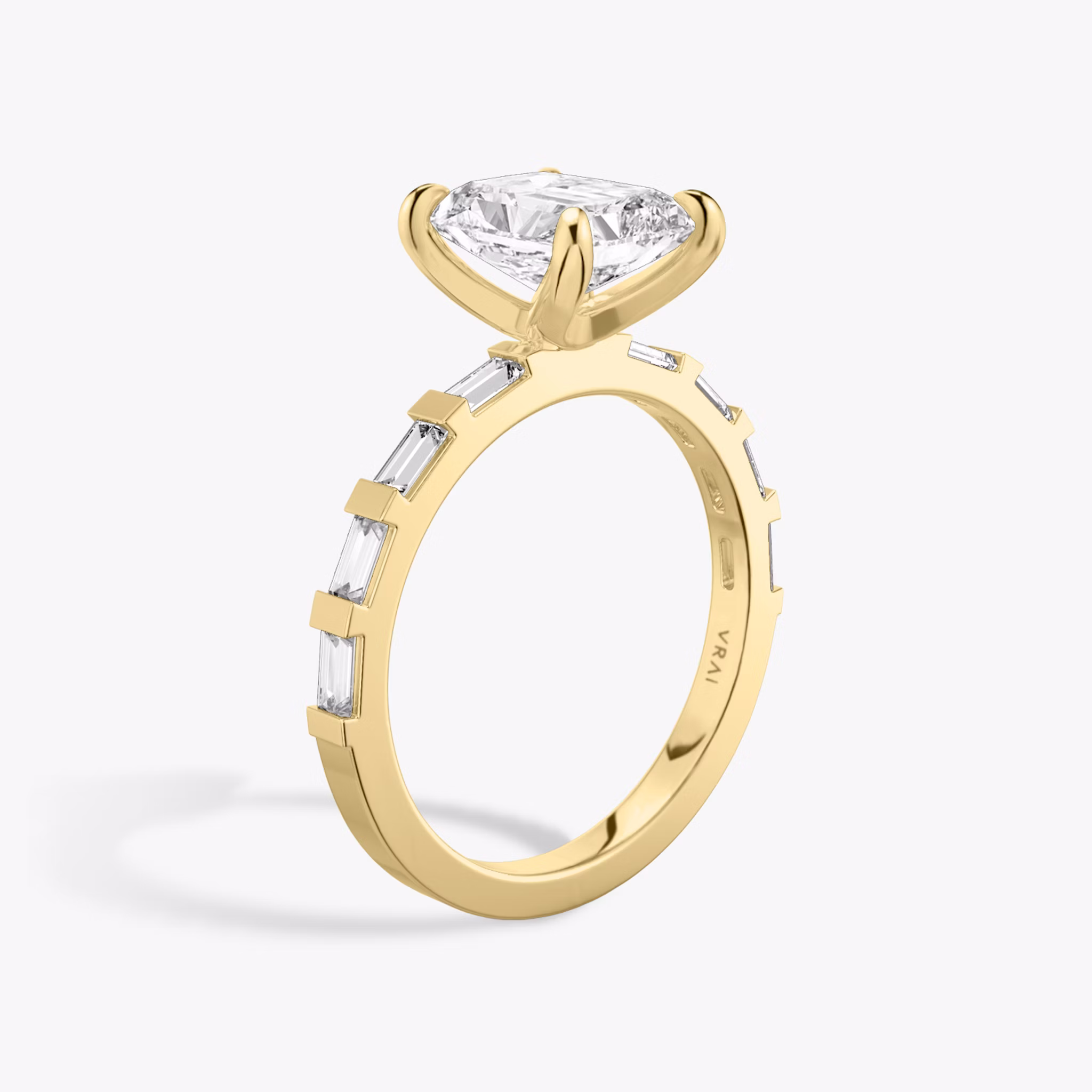 The Baguette Bar | Radiant | 18k | Yellow Gold | bandAccent: Pavé | diamondOrientation: vertical | caratWeight: other