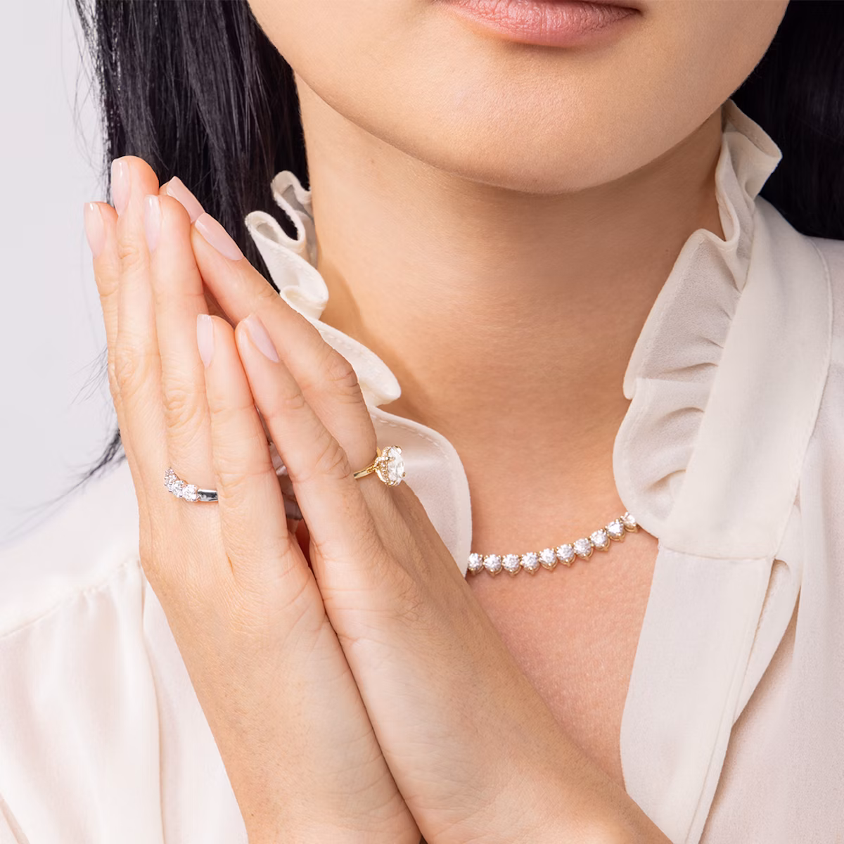 The Classic Hidden Halo | Oval | 18k | White Gold | bandAccent: Plain | bandWidth: standard | prongStyle: Pavé | diamondOrientation: vertical | caratWeight: other