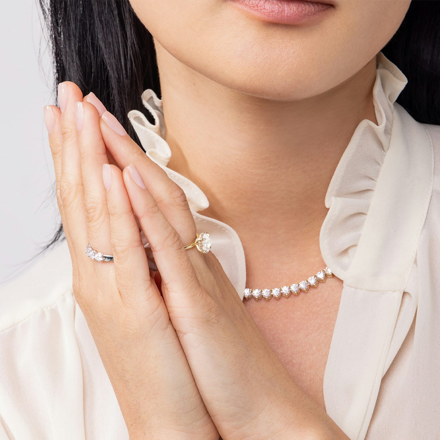 The Classic Hidden Halo | Oval | 18k | White Gold | bandAccent: Plain | bandWidth: standard | prongStyle: Pavé | diamondOrientation: vertical | caratWeight: other