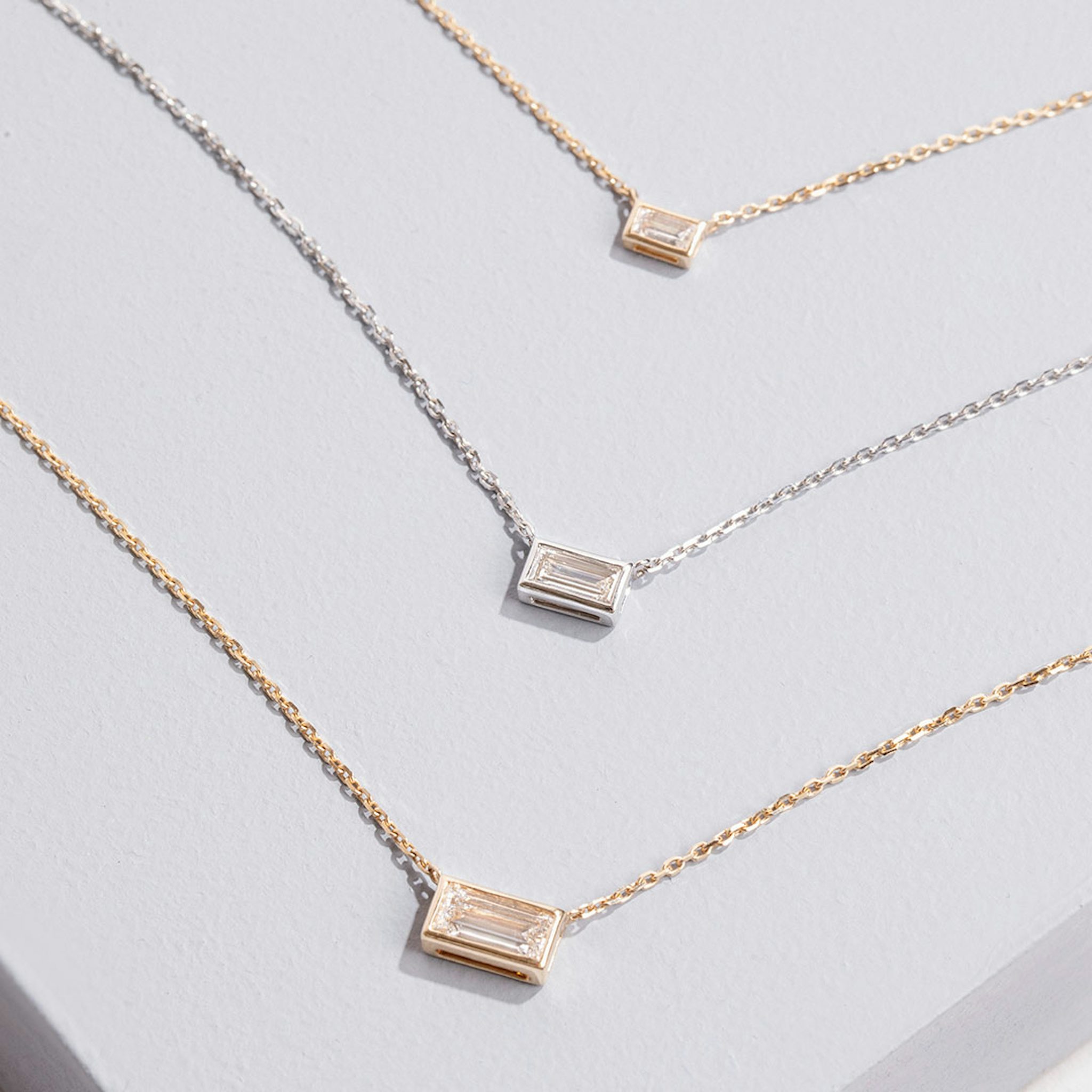 Bezel Solitaire Necklace | Baguette | 14k | Yellow Gold | caratWeight: 0.25ct