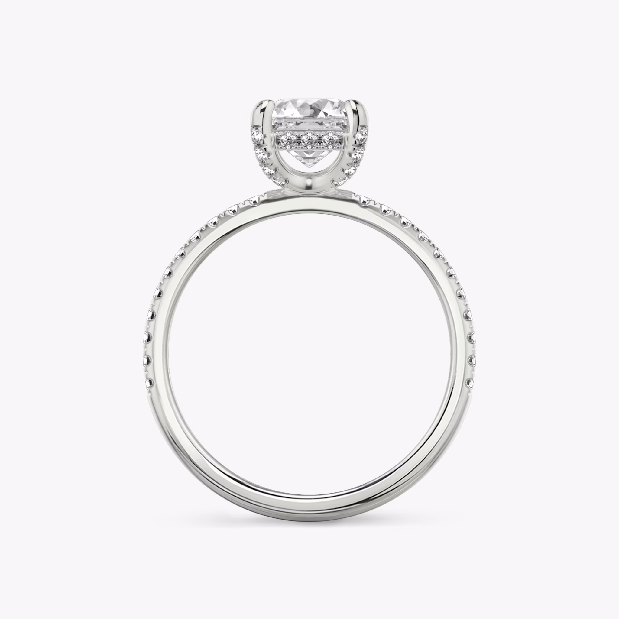 Classic Hidden Halo | Asscher | 18k | Weißgold | bandAccent: Mit Pavé-Besatz | bandWidth: standard | prongStyle: Mit Pavé-Besatz | diamondOrientation: vertical | caratWeight: other