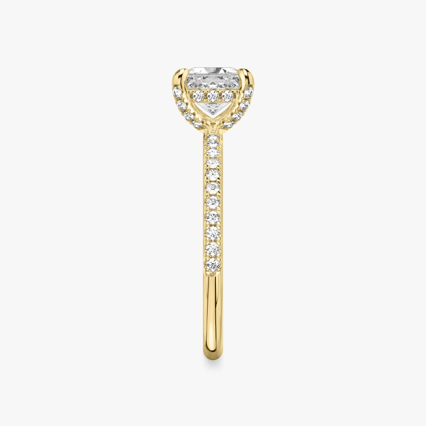 Classic Hidden Halo | Asscher | 18k | Gelbgold | bandAccent: Mit Pavé-Besatz | bandWidth: standard | prongStyle: Mit Pavé-Besatz | diamondOrientation: vertical | caratWeight: other