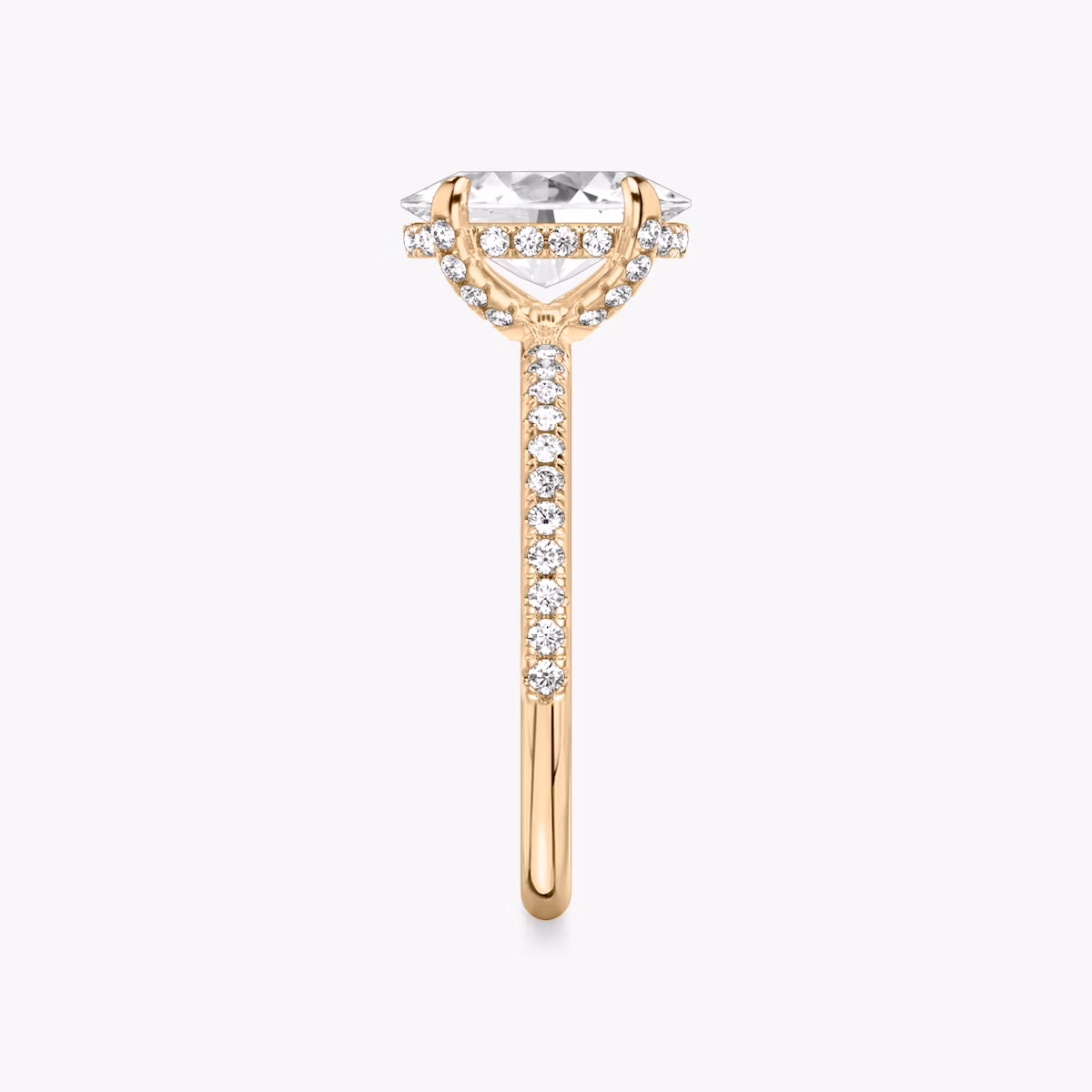 Classic Hidden Halo | Oval | 14k | Roségold | bandAccent: Mit Pavé-Besatz | bandWidth: standard | prongStyle: Mit Pavé-Besatz | diamondOrientation: vertical | caratWeight: other