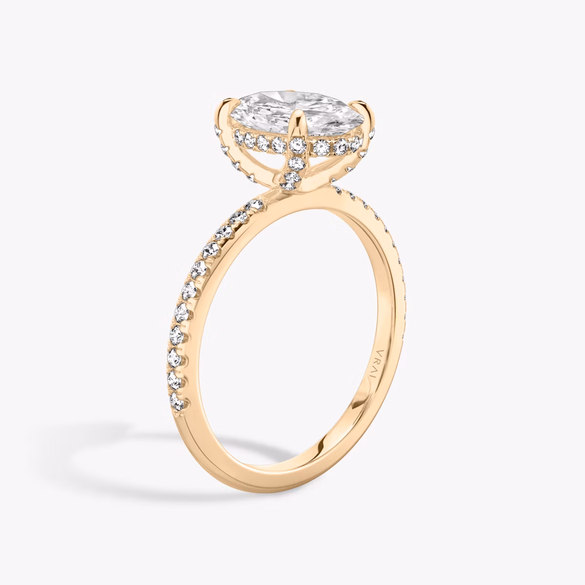 Classic Hidden Halo | Oval | 14k | Roségold | bandAccent: Mit Pavé-Besatz | bandWidth: standard | prongStyle: Mit Pavé-Besatz | diamondOrientation: vertical | caratWeight: other
