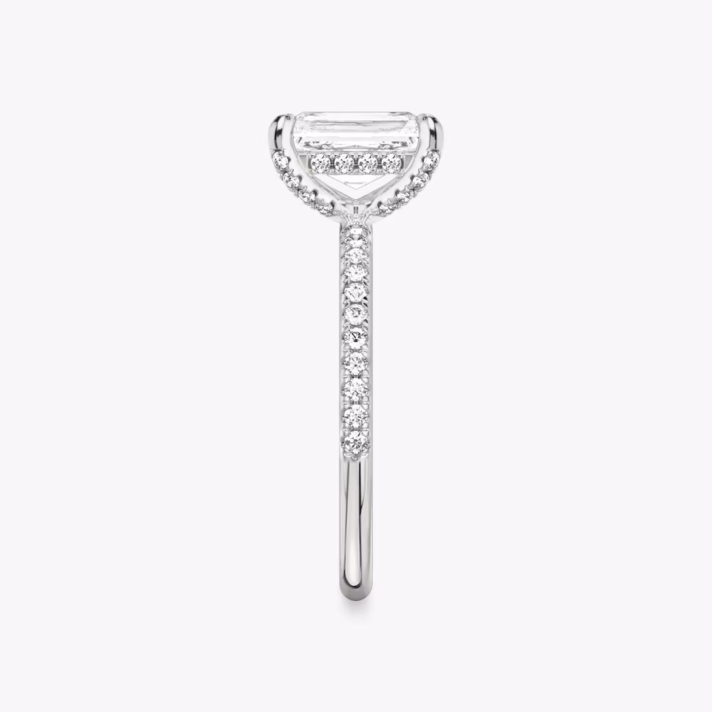 Classic Hidden Halo | Radiant | Platin | bandAccent: Mit Pavé-Besatz | bandWidth: standard | prongStyle: Mit Pavé-Besatz | diamondOrientation: vertical | caratWeight: other
