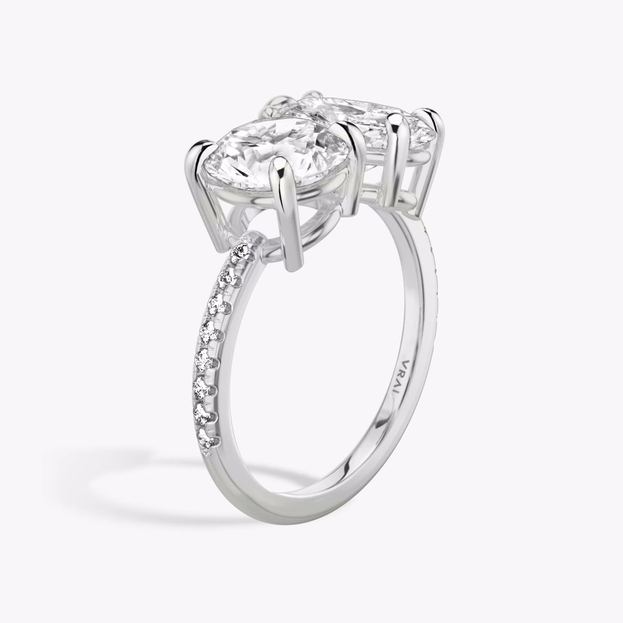 The Toi et Moi | Round Brilliant and Oval | Platinum | bandAccent: Pavé | diamondOrientation: vertical | caratWeight: other