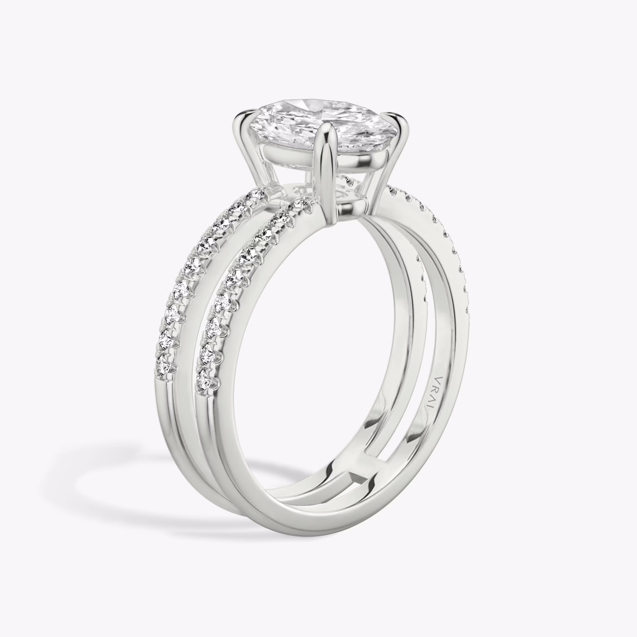 The Double Band | Oval | 18k | White Gold | bandAccent: Pavé | bandStoneShape: Round Brilliant | diamondOrientation: vertical | caratWeight: other