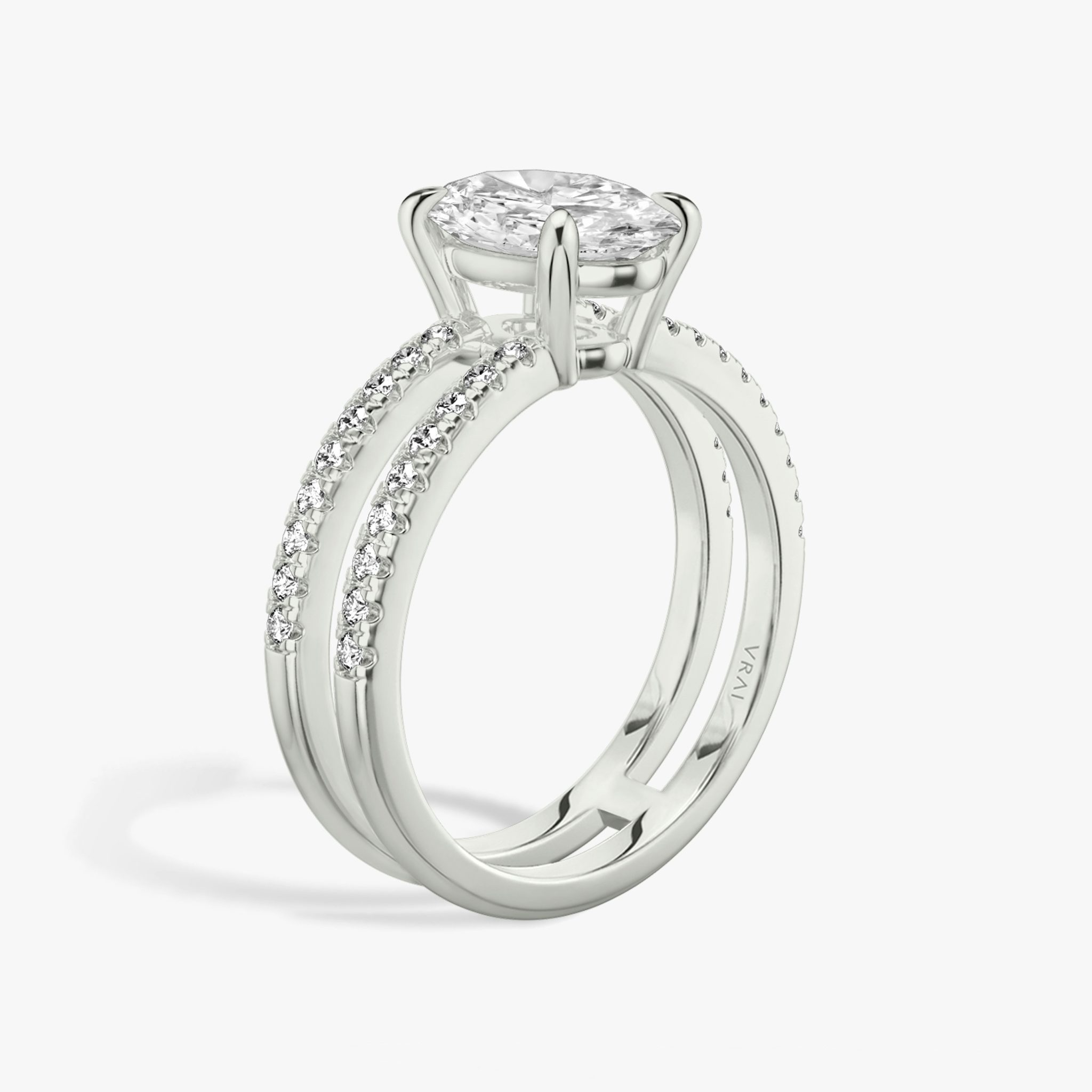 The Double Band | Oval | 18k | White Gold | bandAccent: Pavé | bandStoneShape: Round Brilliant | diamondOrientation: vertical | caratWeight: other