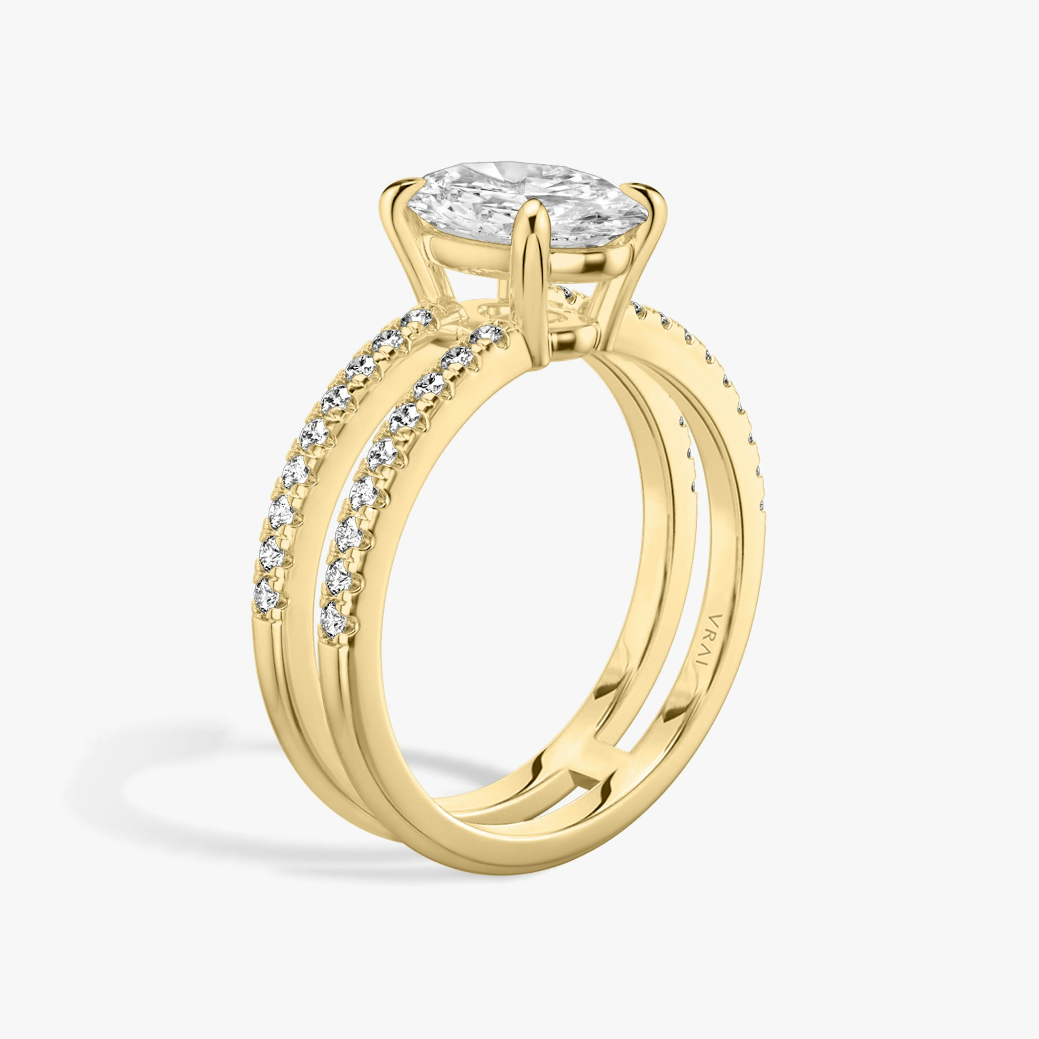 The Double Band | Oval | 18k | Yellow Gold | bandAccent: Pavé | bandStoneShape: Round Brilliant | diamondOrientation: vertical | caratWeight: other