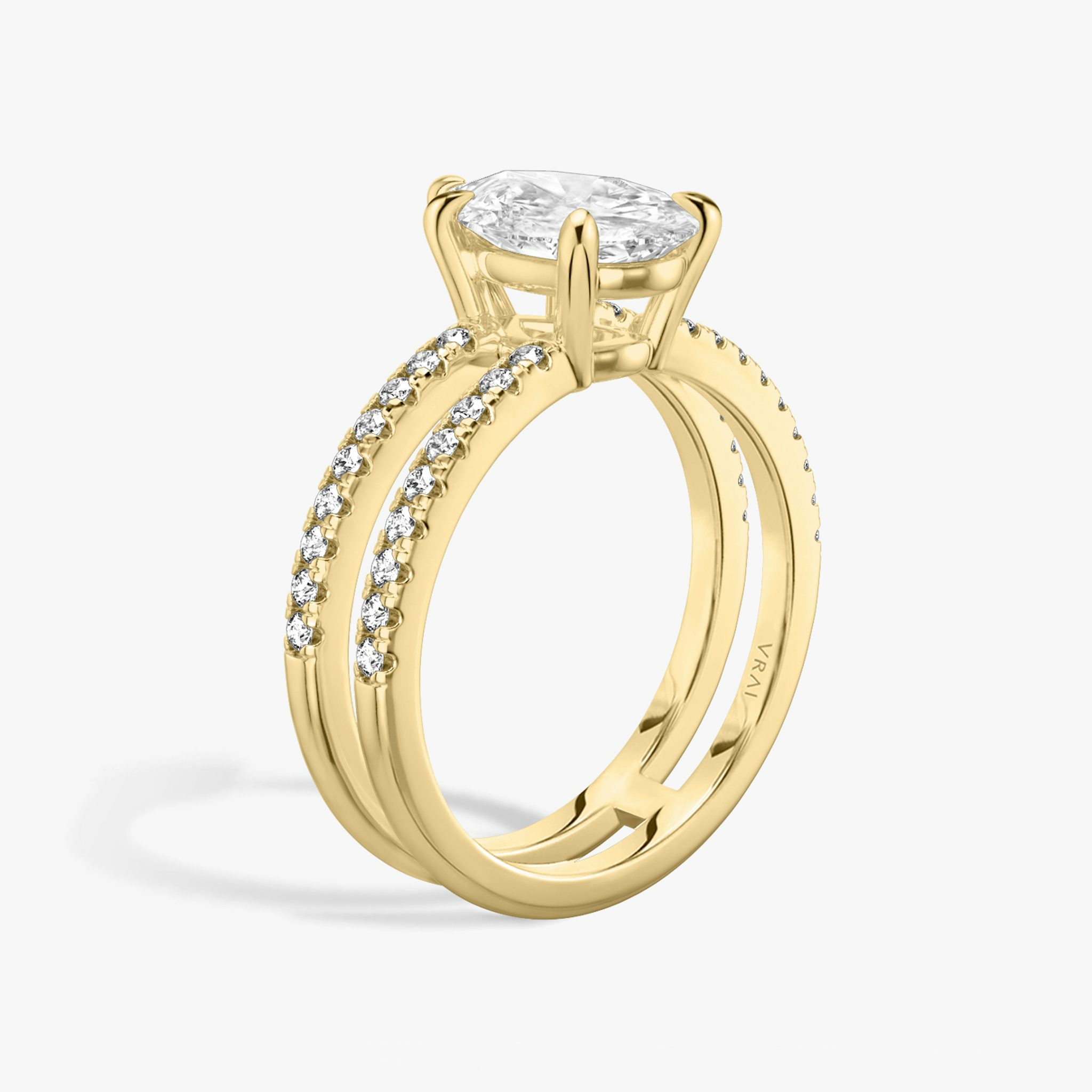 The Double Band | Pear | 18k | Yellow Gold | bandAccent: Pavé | bandStoneShape: Round Brilliant | diamondOrientation: vertical | caratWeight: other