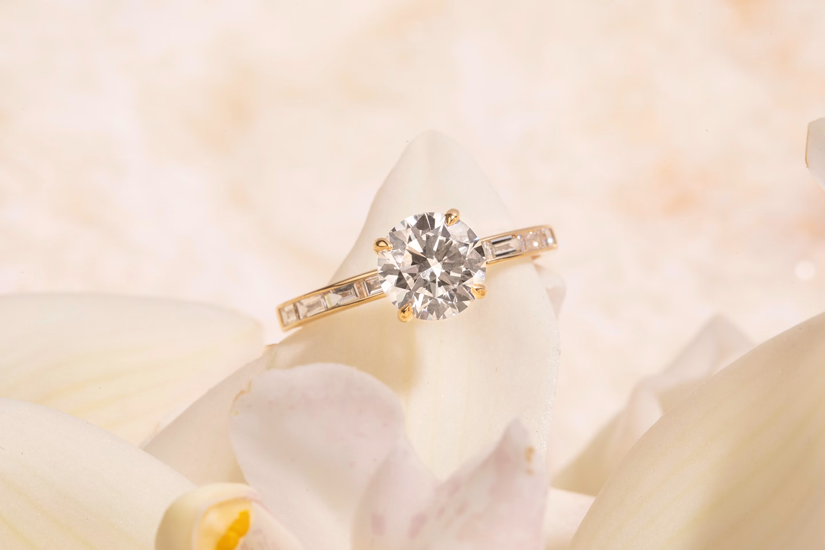 2 carat diamond solitaire engagement ring