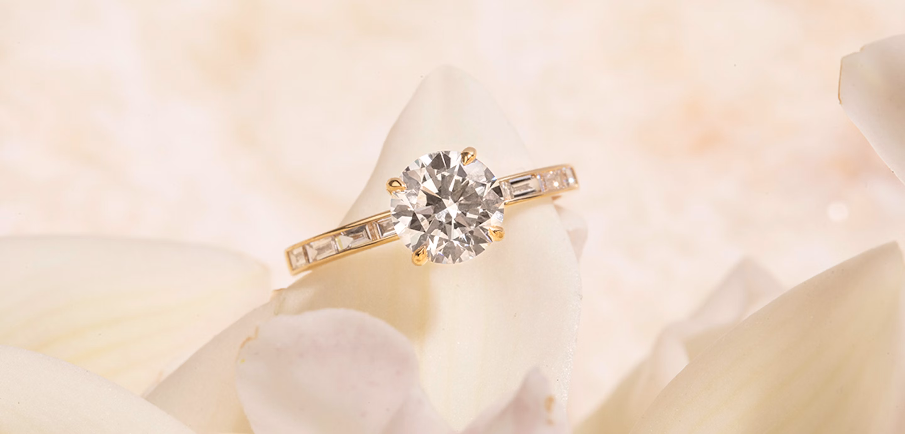2 carat diamond solitaire engagement ring