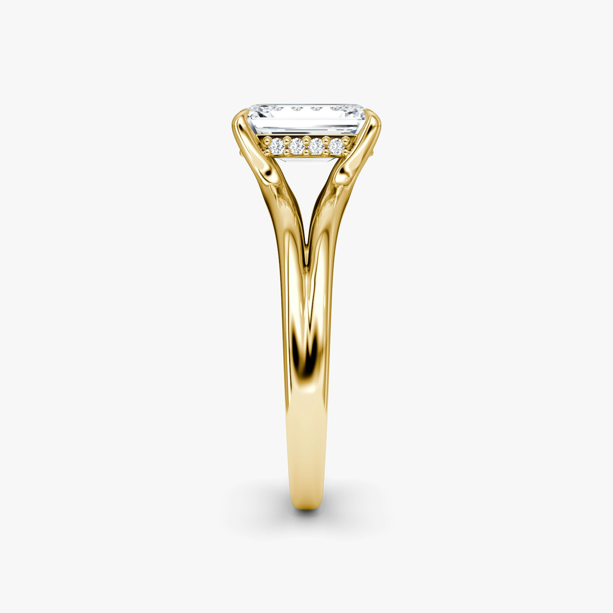 The Floating Split Band | Emerald | 18k | Yellow Gold | bandAccent: Plain | diamondOrientation: vertical | caratWeight: other