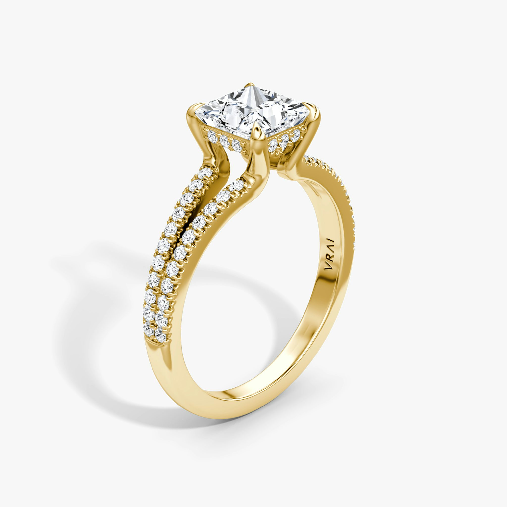 The Floating Split Band | Princess | 18k | Yellow Gold | bandAccent: Pavé | diamondOrientation: vertical | caratWeight: other