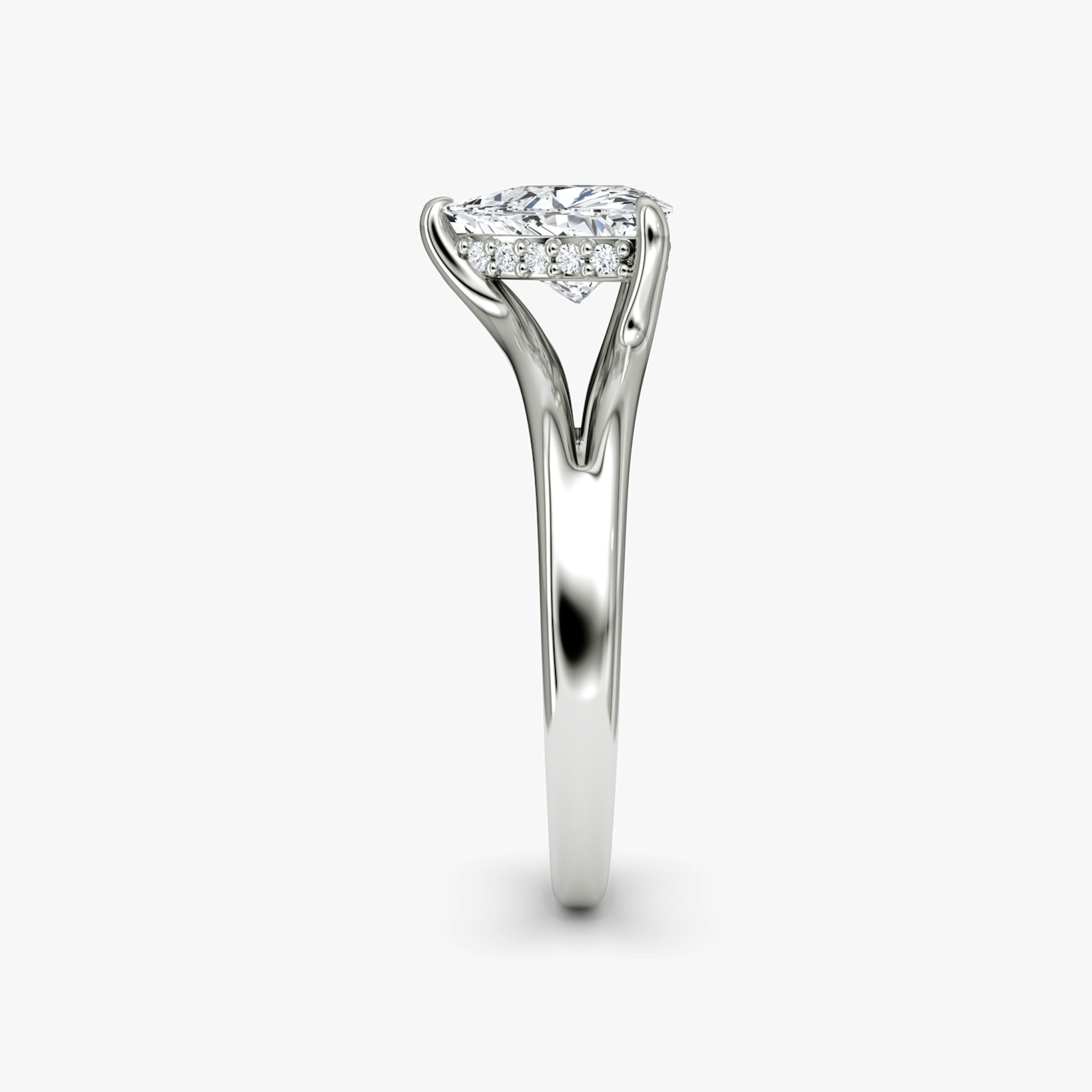 The Floating Split Band | Trillion | 18k | White Gold | bandAccent: Plain | diamondOrientation: vertical | caratWeight: other