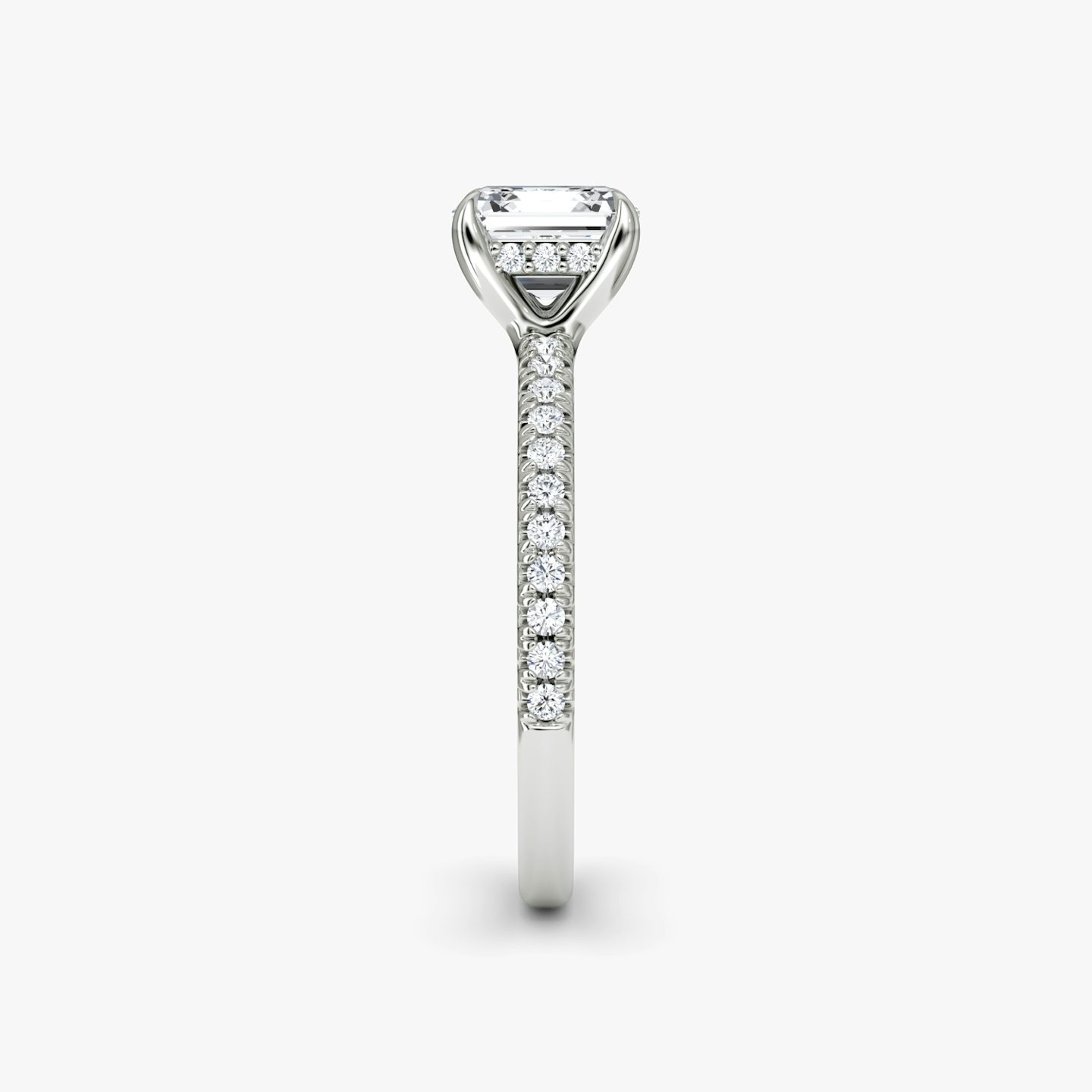 Floating Solitaire | Asscher | Platin | bandAccent: Mit Pavé-Besatz | diamondOrientation: vertical | caratWeight: other