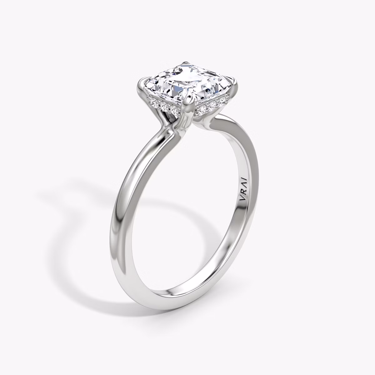 Anillo de compromiso Floating Solitaire | Asscher | 18k | Oro blanco | bandAccent: Simple | diamondOrientation: vertical | caratWeight: other