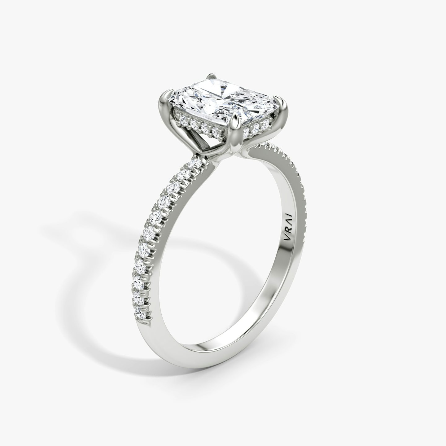 Floating Solitaire | Radiant | Platin | bandAccent: Mit Pavé-Besatz | diamondOrientation: vertical | caratWeight: other