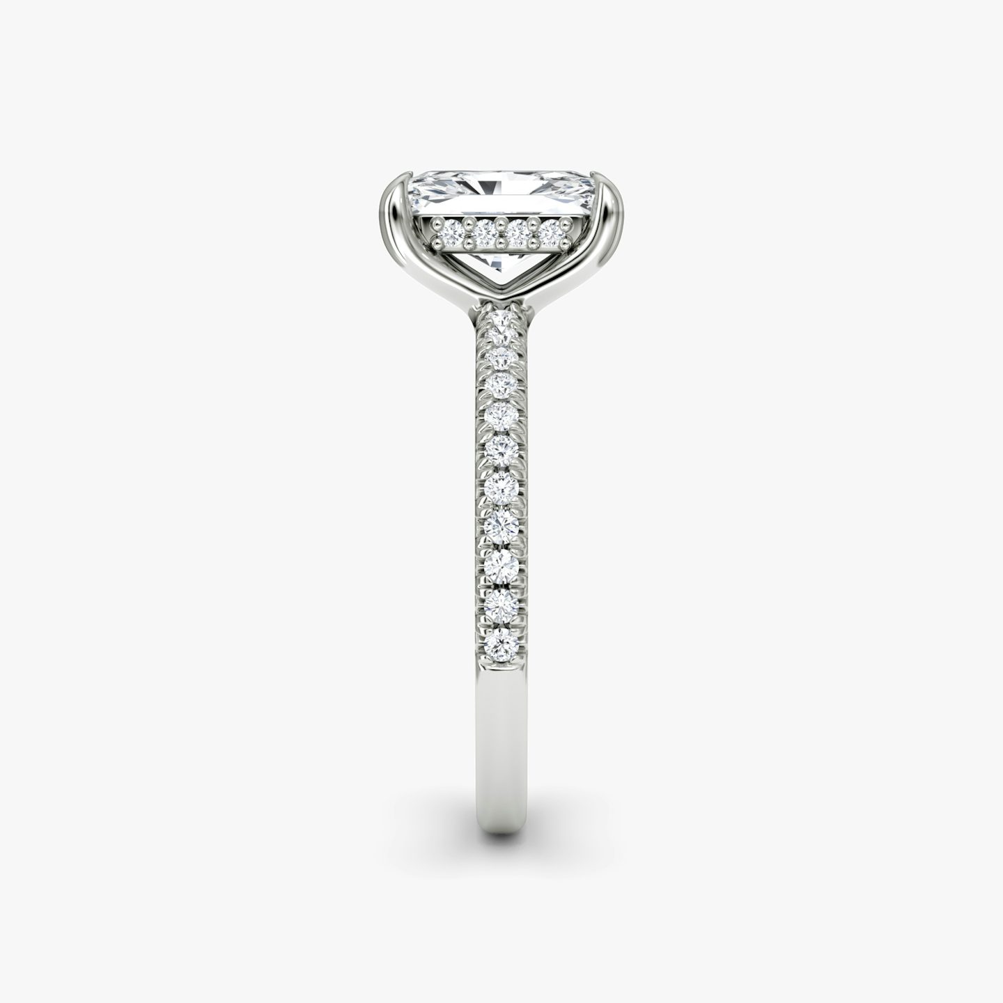 Floating Solitaire | Radiant | Platin | bandAccent: Mit Pavé-Besatz | diamondOrientation: vertical | caratWeight: other