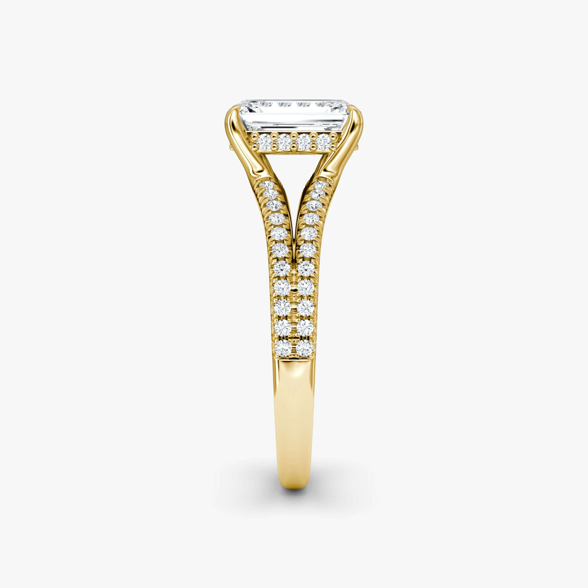 The Floating Split Band | Emerald | 18k | Yellow Gold | bandAccent: Pavé | diamondOrientation: vertical | caratWeight: other
