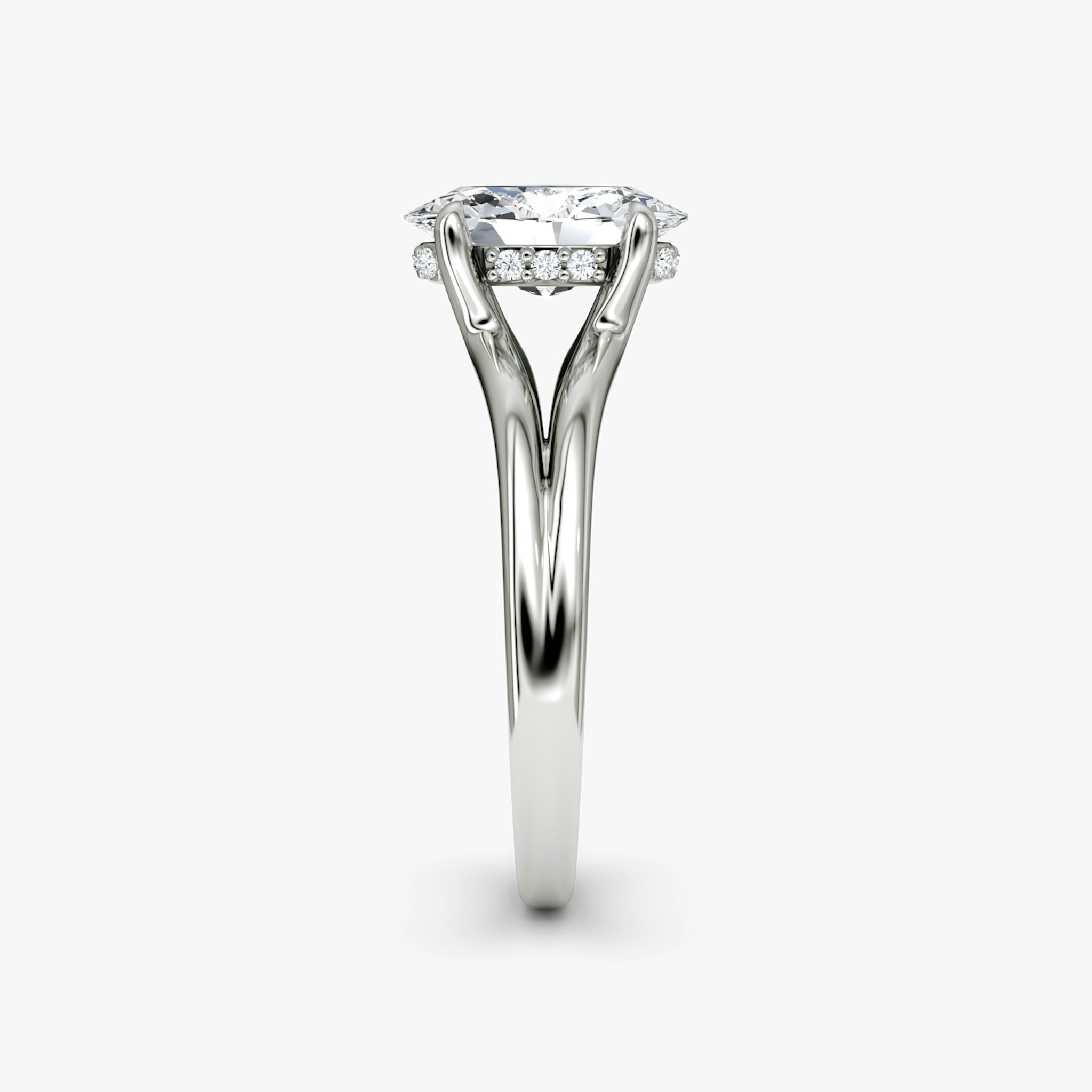 The Floating Split Band | Oval | 18k | White Gold | bandAccent: Plain | diamondOrientation: vertical | caratWeight: other
