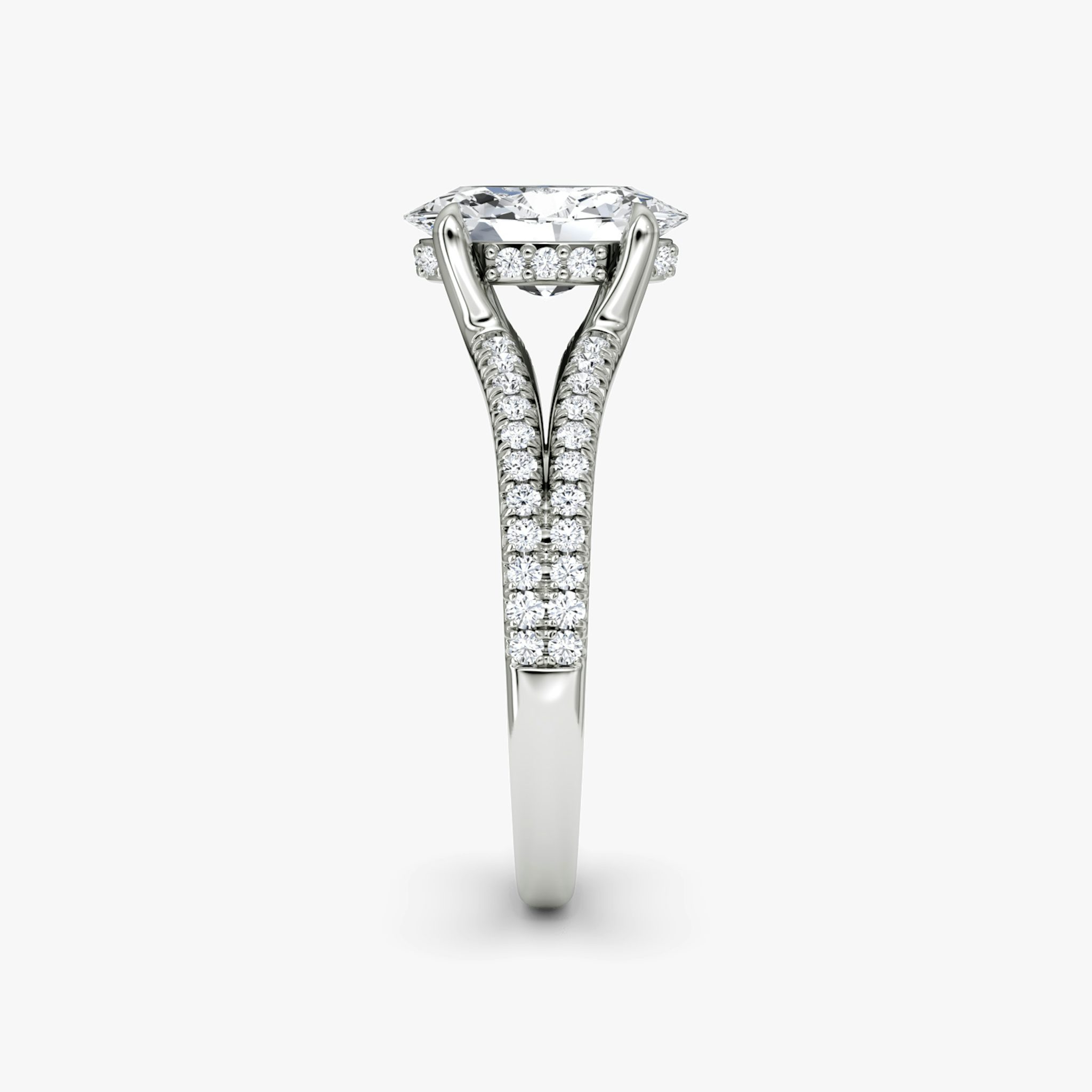 The Floating Split Band | Oval | 18k | White Gold | bandAccent: Pavé | diamondOrientation: vertical | caratWeight: other
