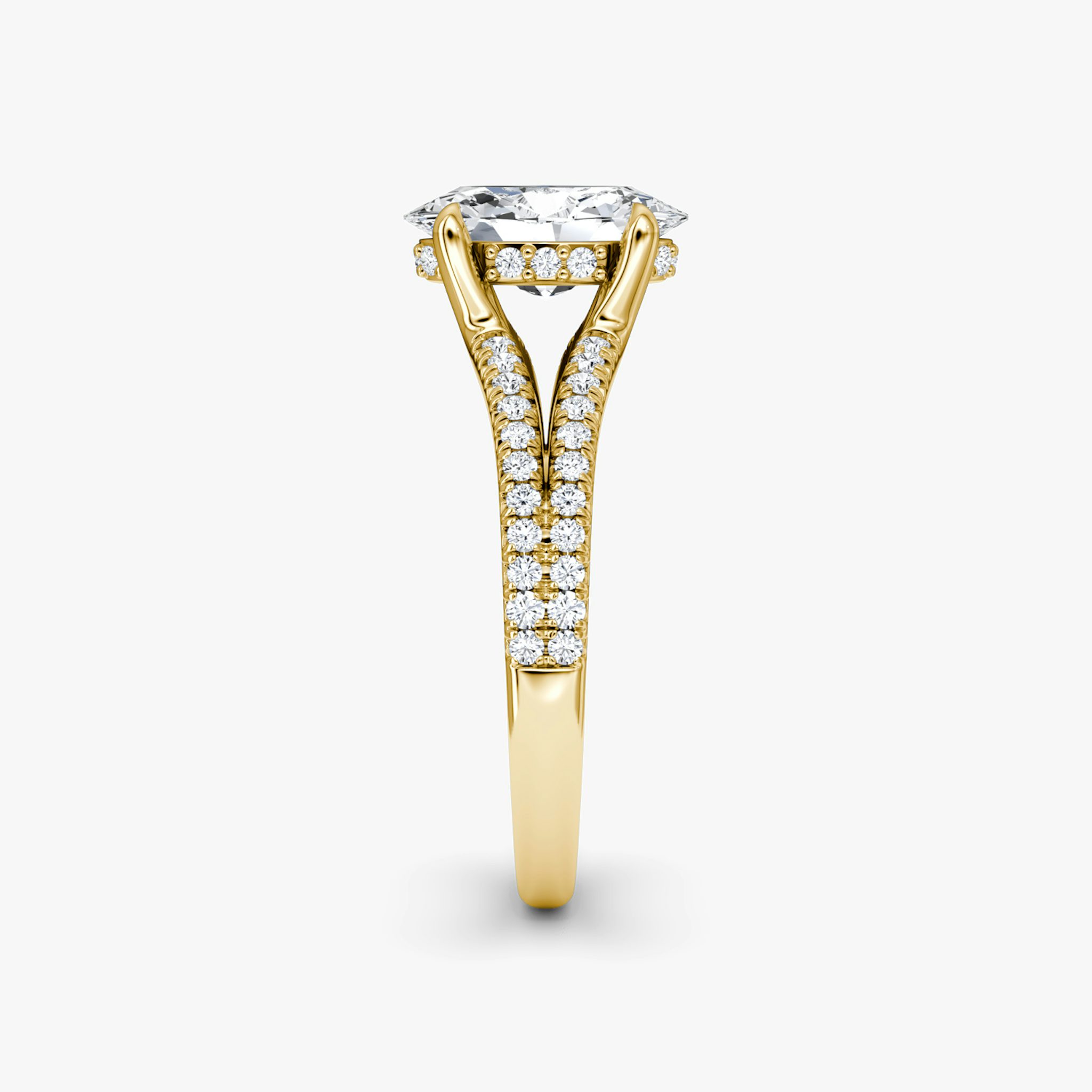 The Floating Split Band | Oval | 18k | Yellow Gold | bandAccent: Pavé | diamondOrientation: vertical | caratWeight: other